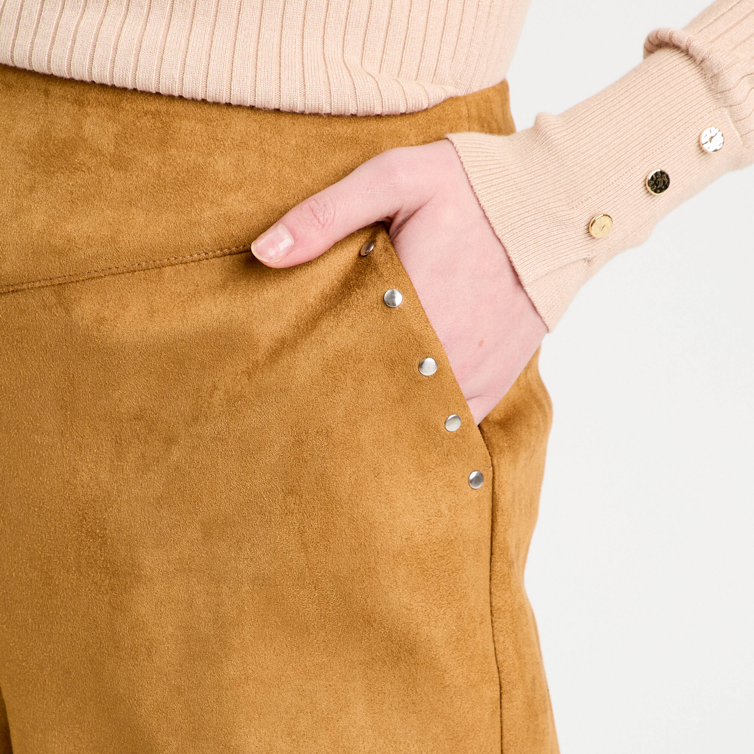 Short droit su&eacute;dine camel femme