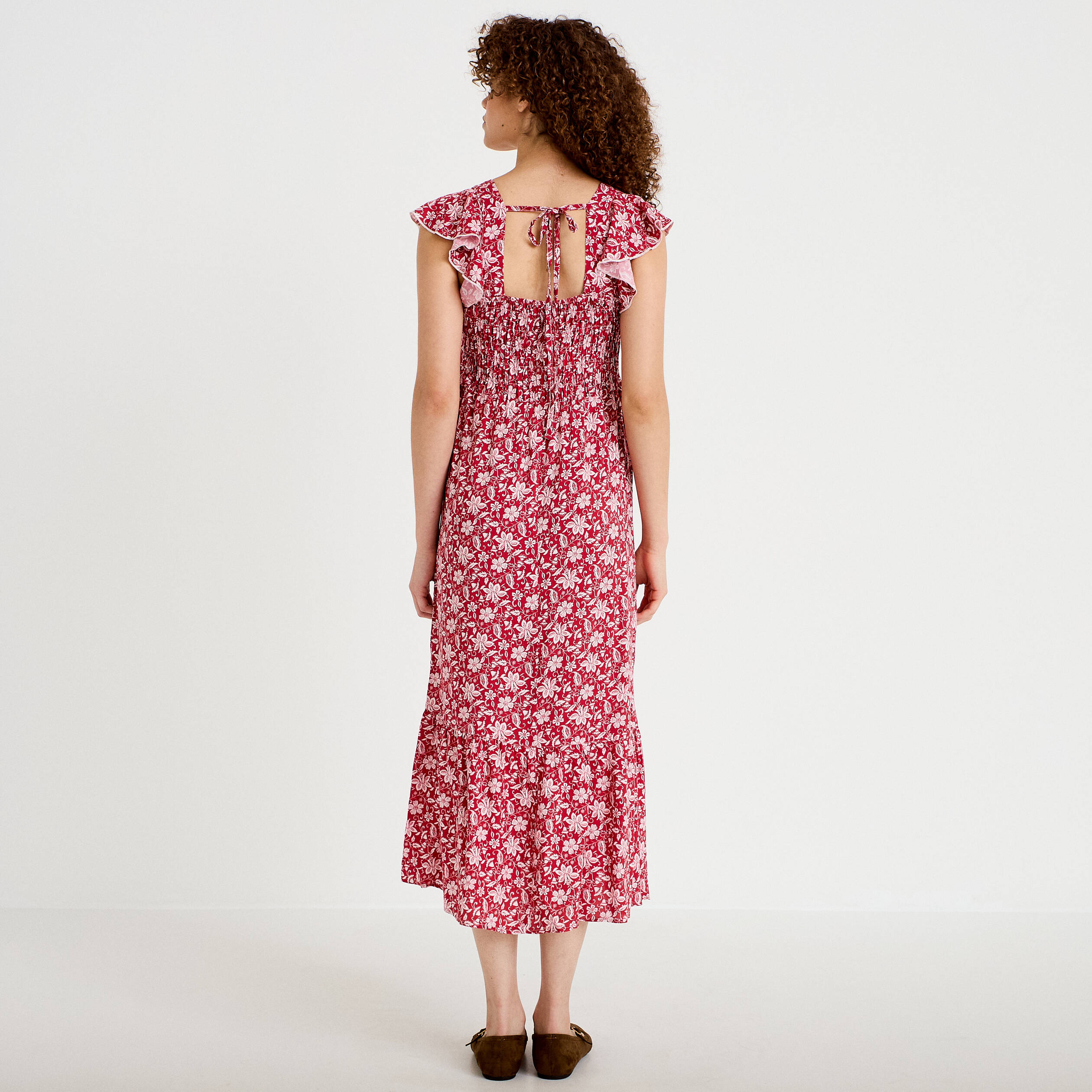 Robe longue &eacute;vas&eacute;e smock&eacute;e rouge femme
