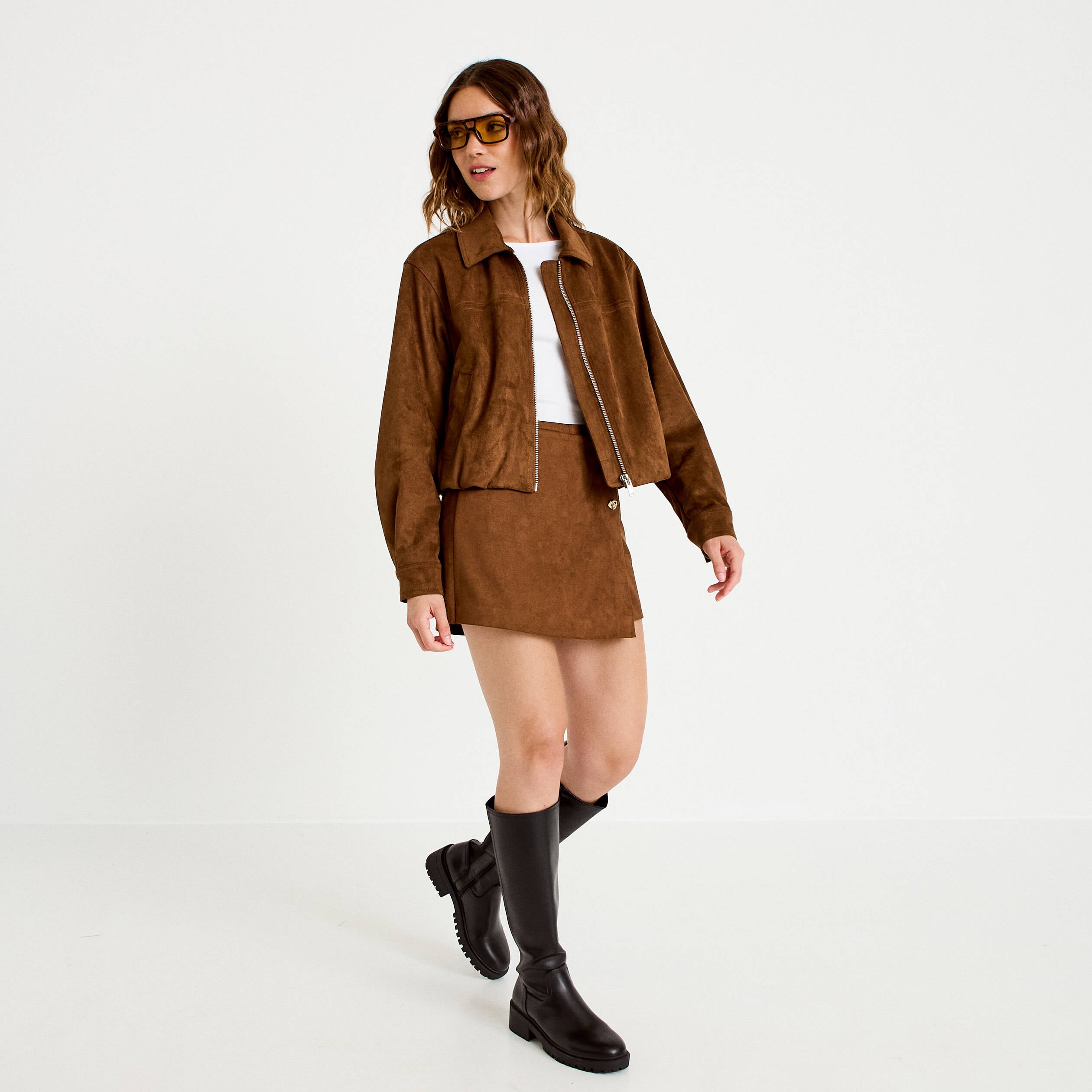 Jupe-short courte aspect daim marron femme