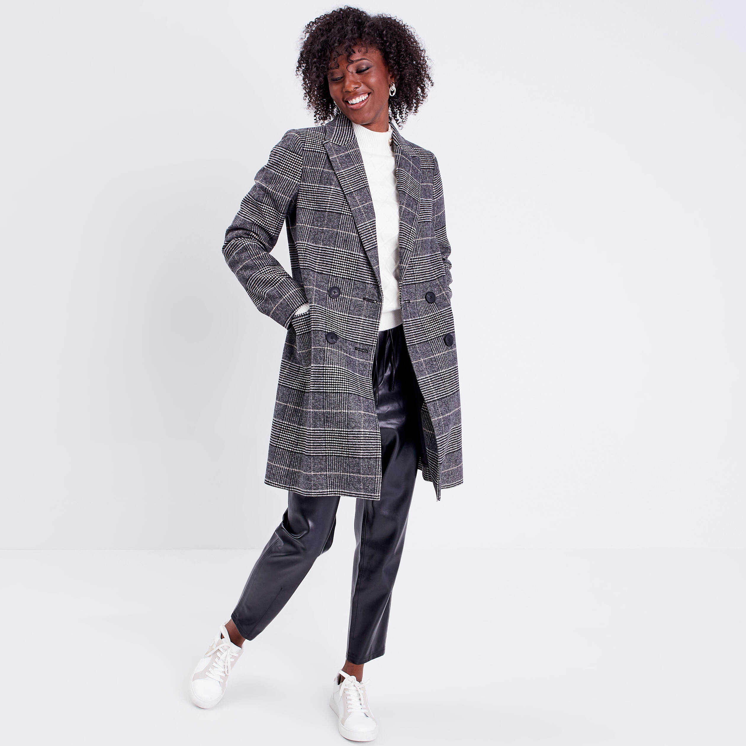 Pull boutonn&eacute; avec torsades ecru femme