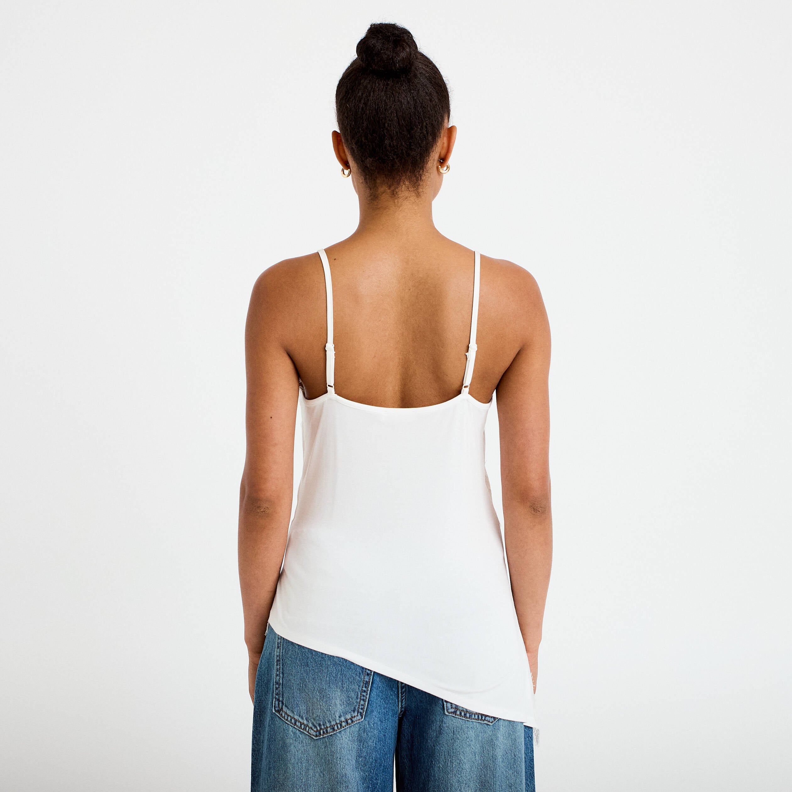 D&eacute;bardeur ajust&eacute; d&eacute;collet&eacute; dentelle ecru femme