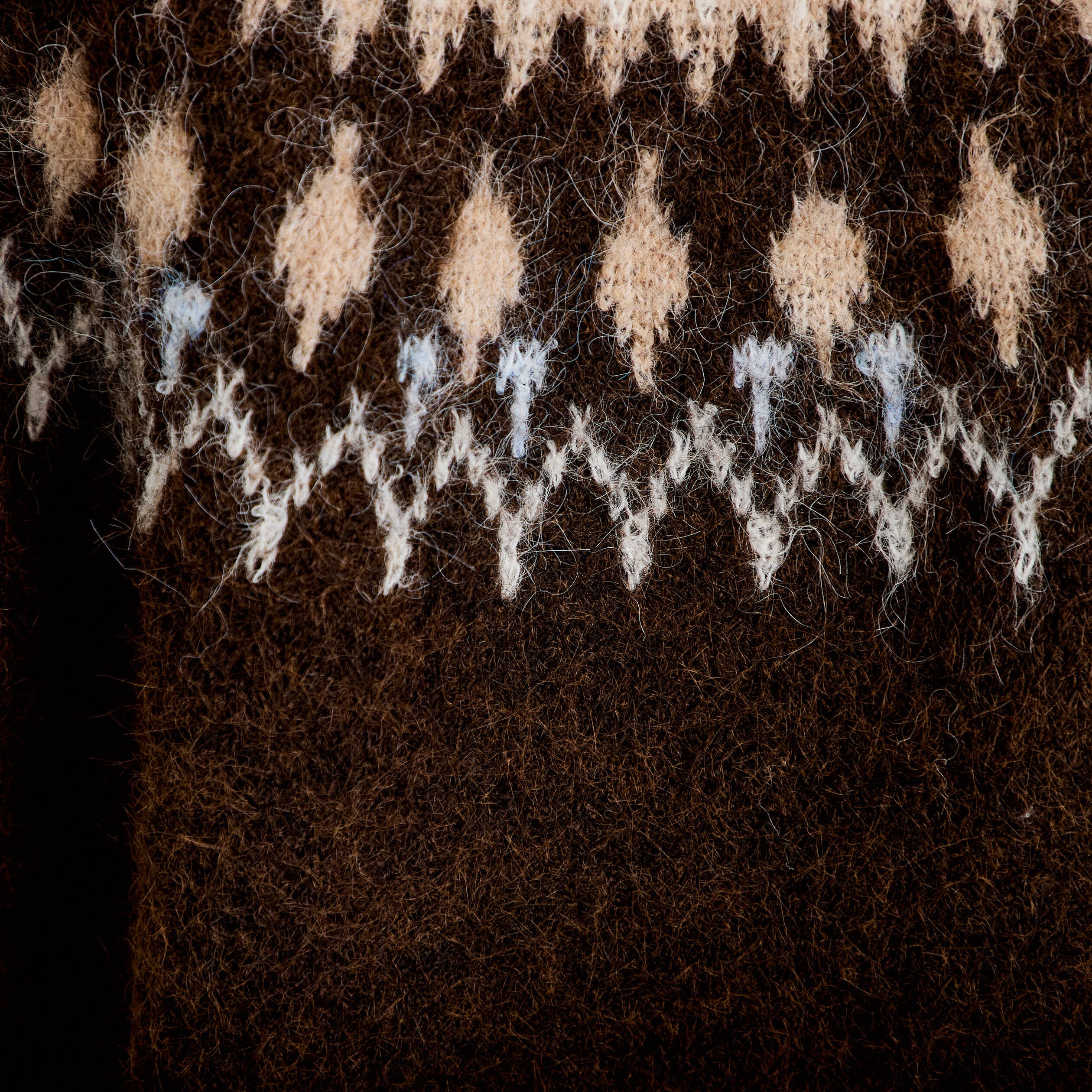 Pull col rond manches longues marron fonc&eacute; femme