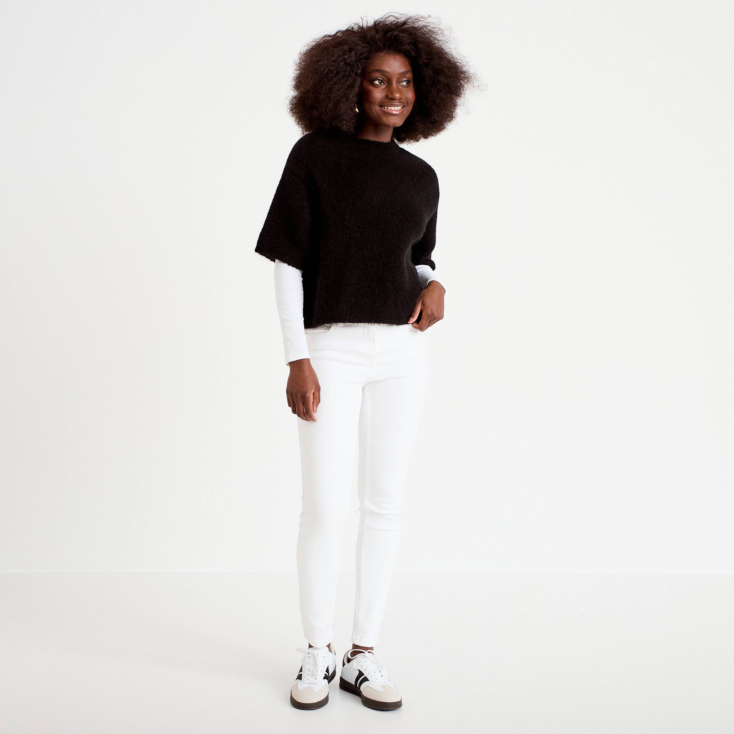 Pull manches courtes noir femme