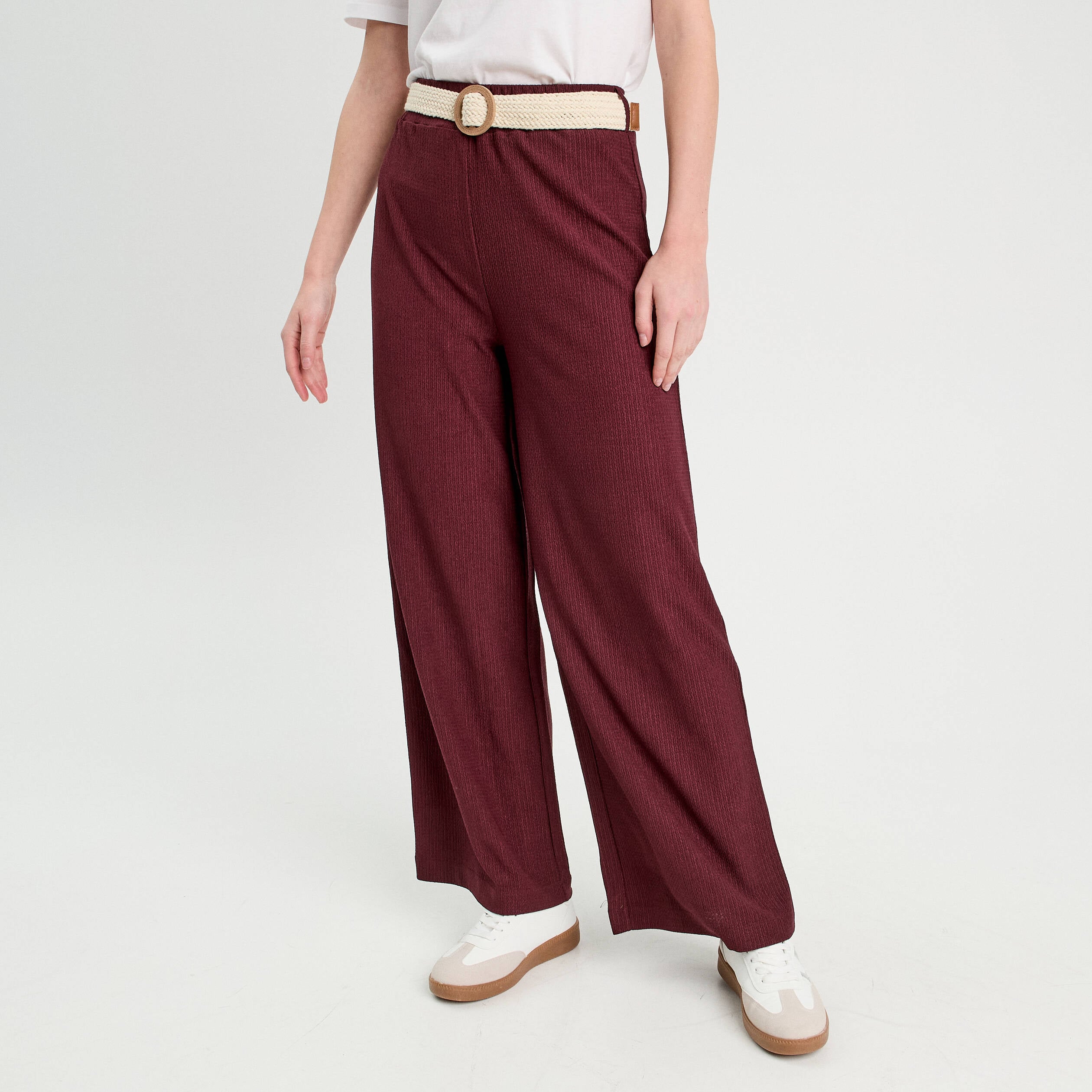 Pantalon large fluide ceintur&eacute; prune femme