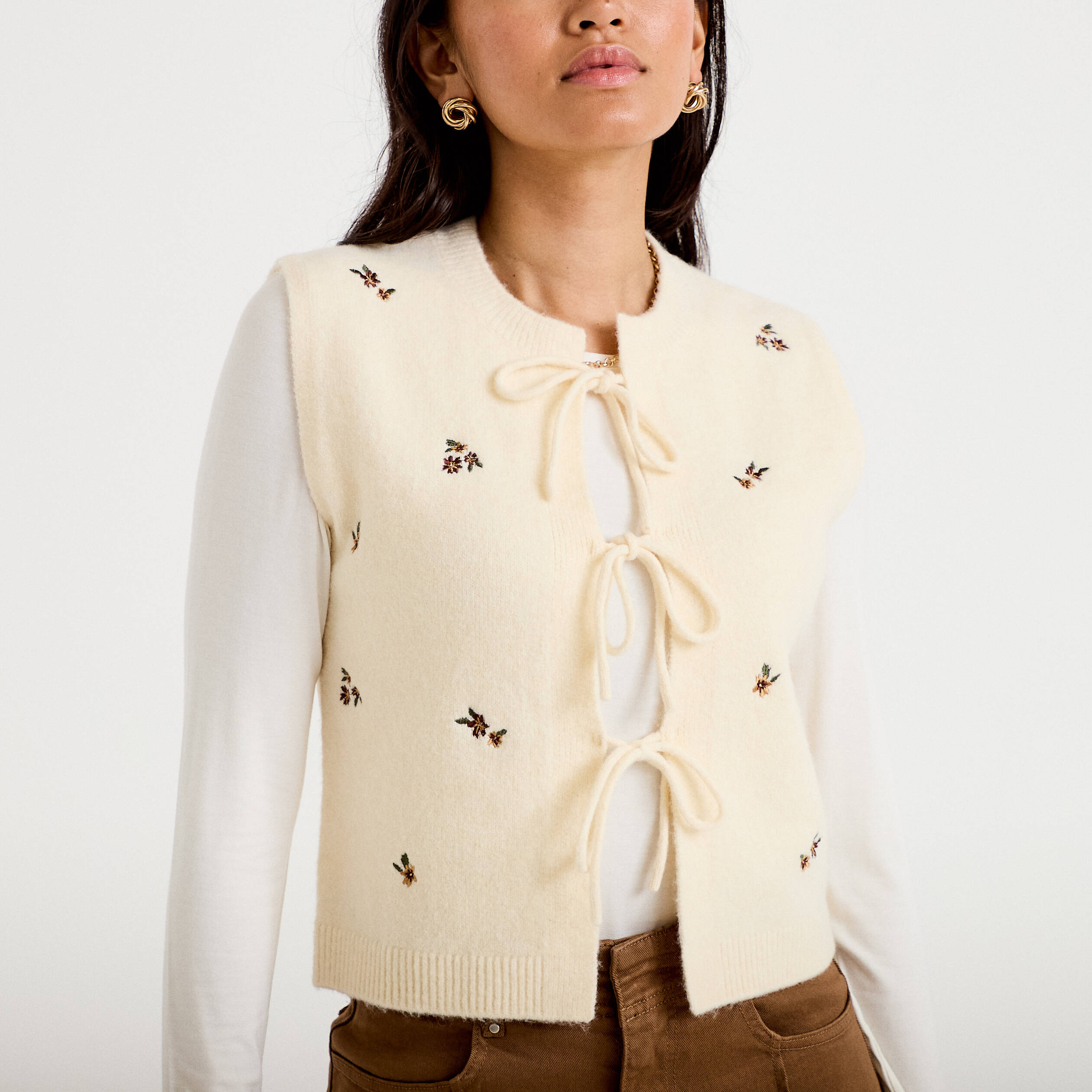 Gilet sans manches broderie sable femme