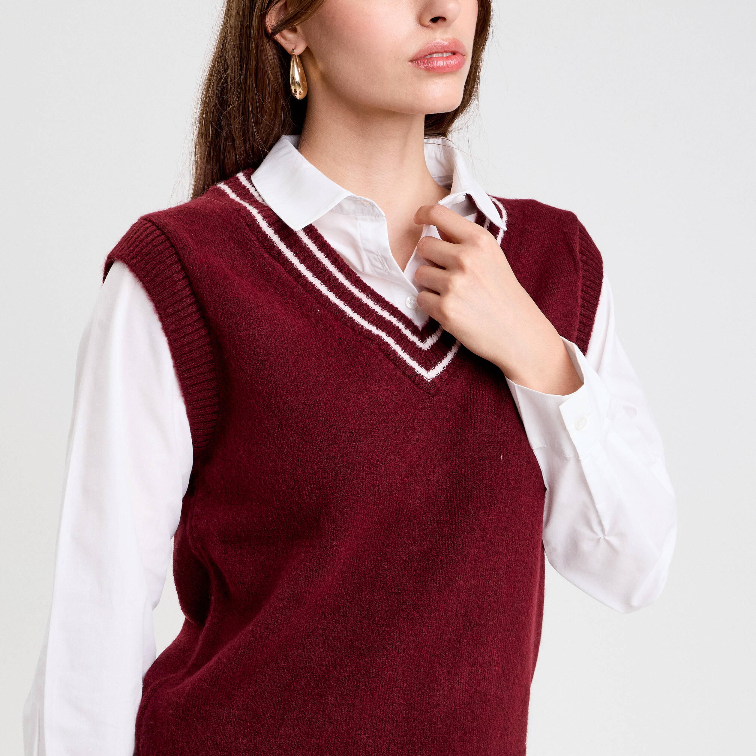 pull 2 en 1 col en v rouge fonce femme Pull 2-en-1 col en V rouge foncé femme