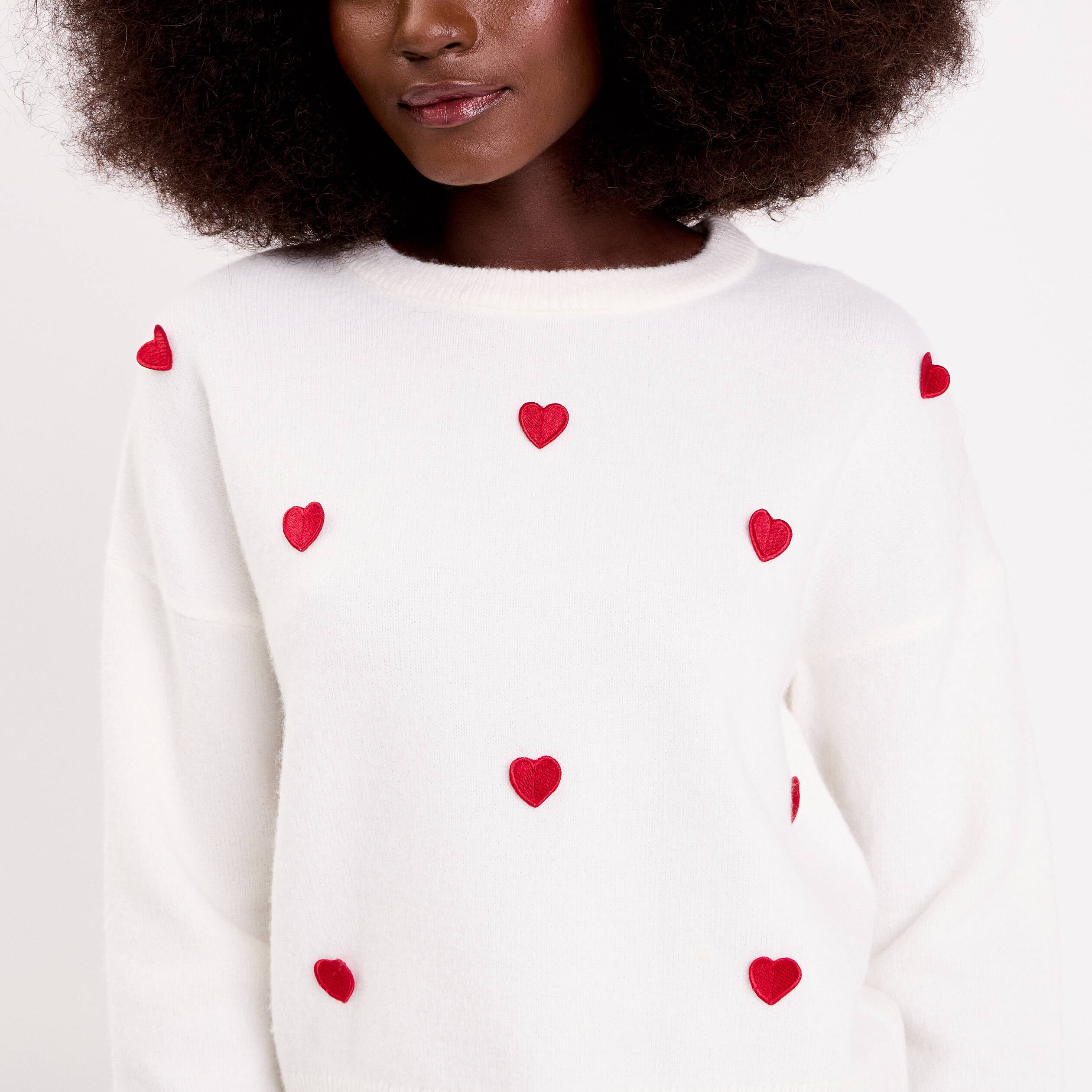Pull &agrave; motifs coeurs ecru femme