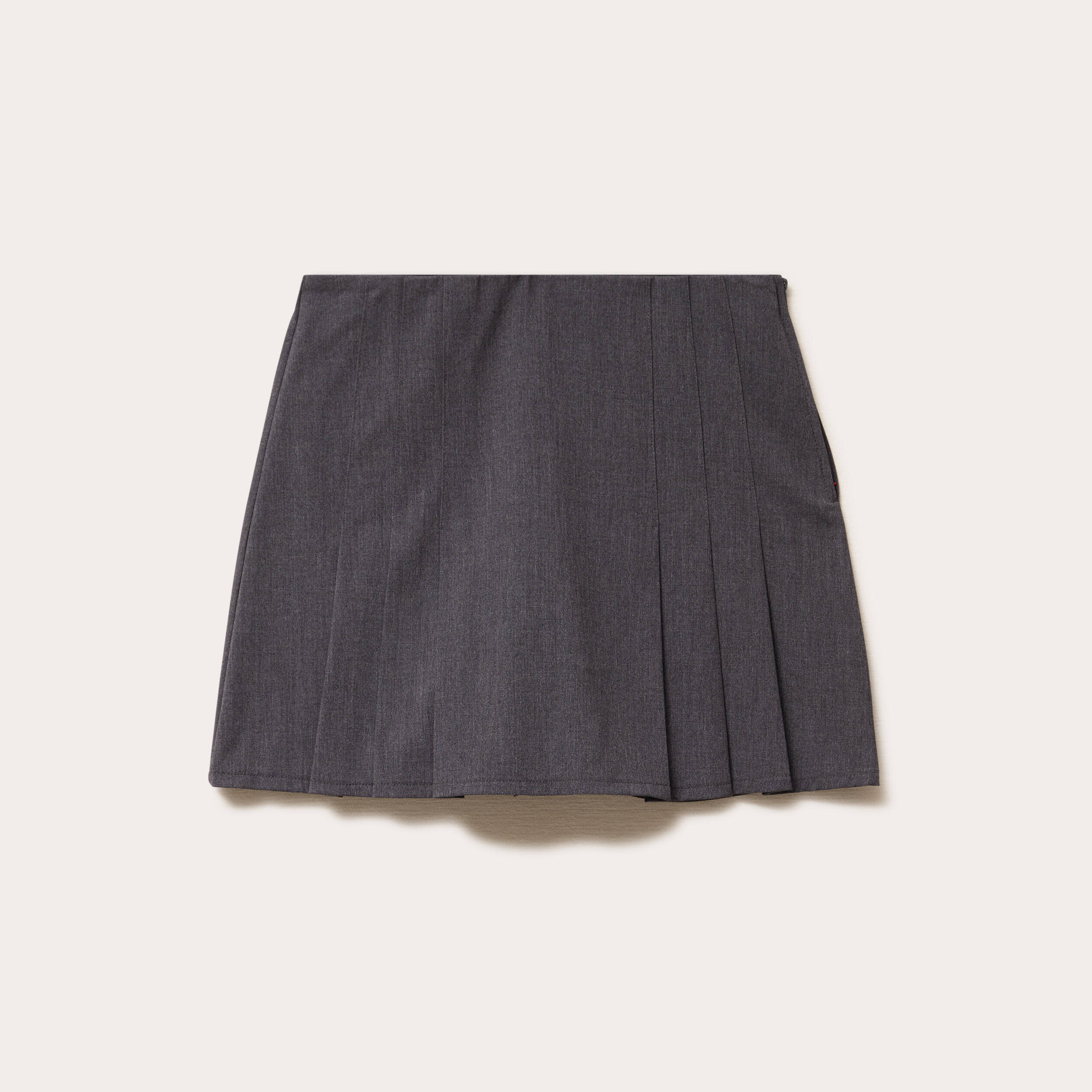 Jupe courte &eacute;vas&eacute;e gris fonc&eacute; femme