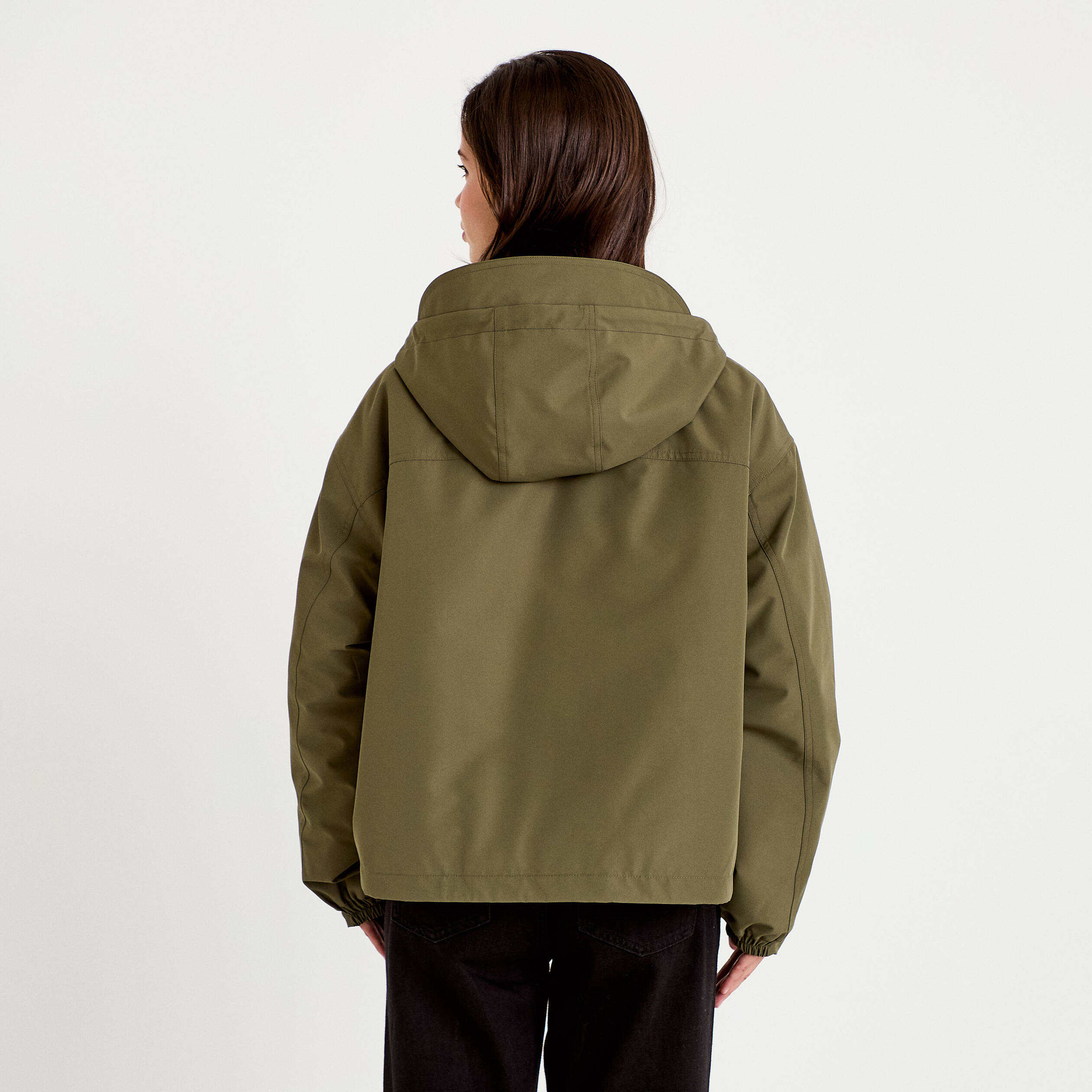 Veste courte bas resserr&eacute; &agrave; capuche vert kaki femme
