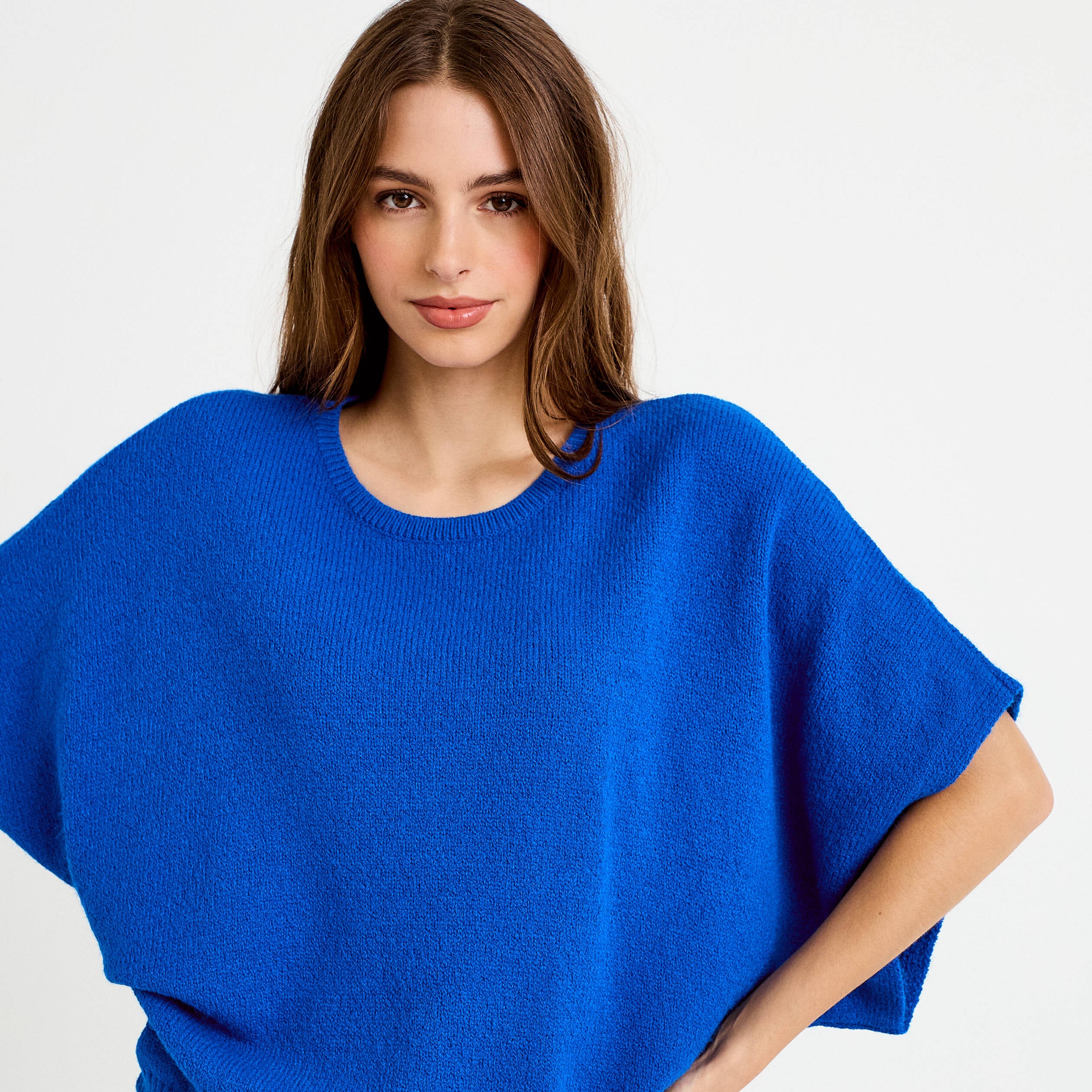Pull oversize col rond manches courtes bleu electrique femme