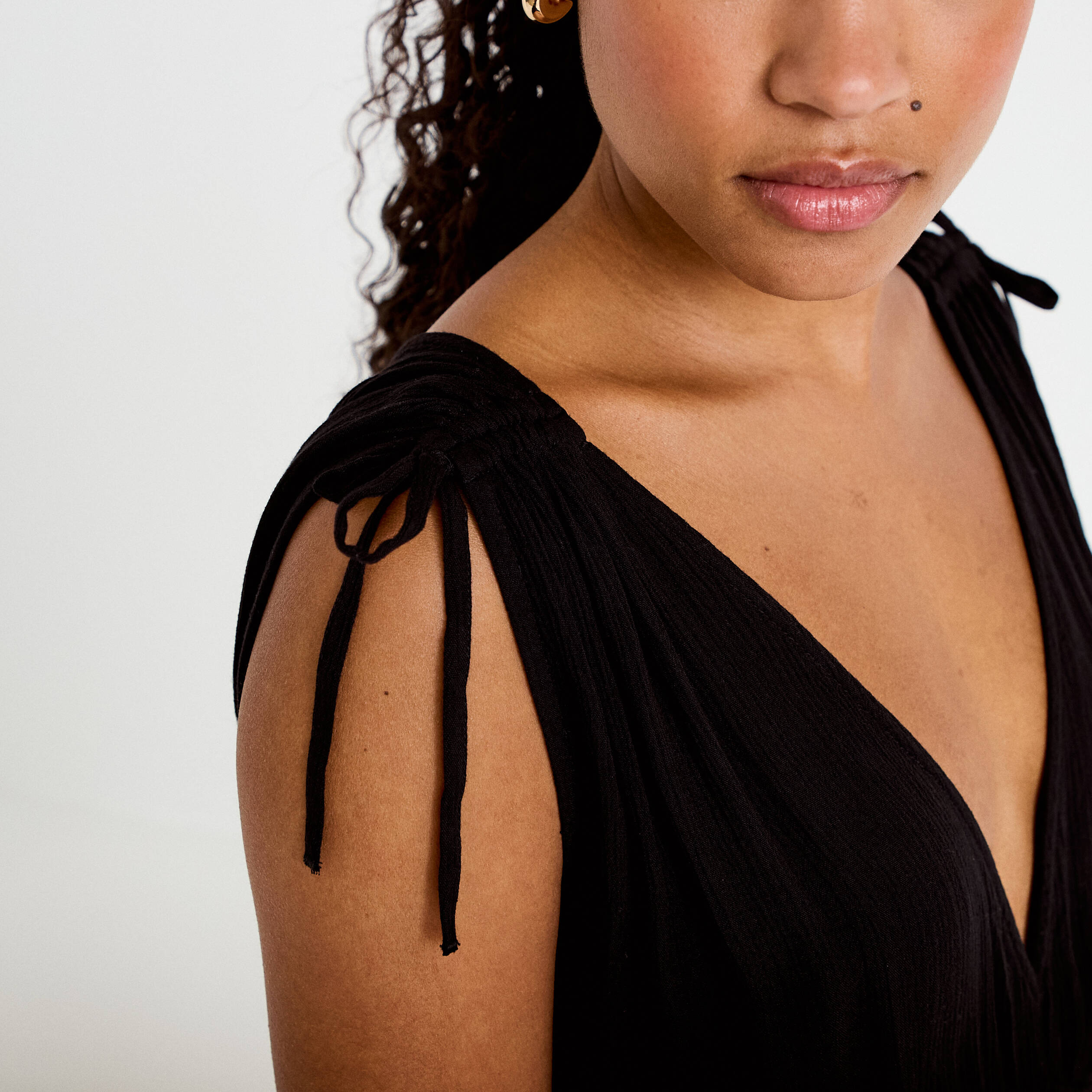 Robe midi &eacute;vas&eacute;e d&eacute;collet&eacute; sans manches noir femme