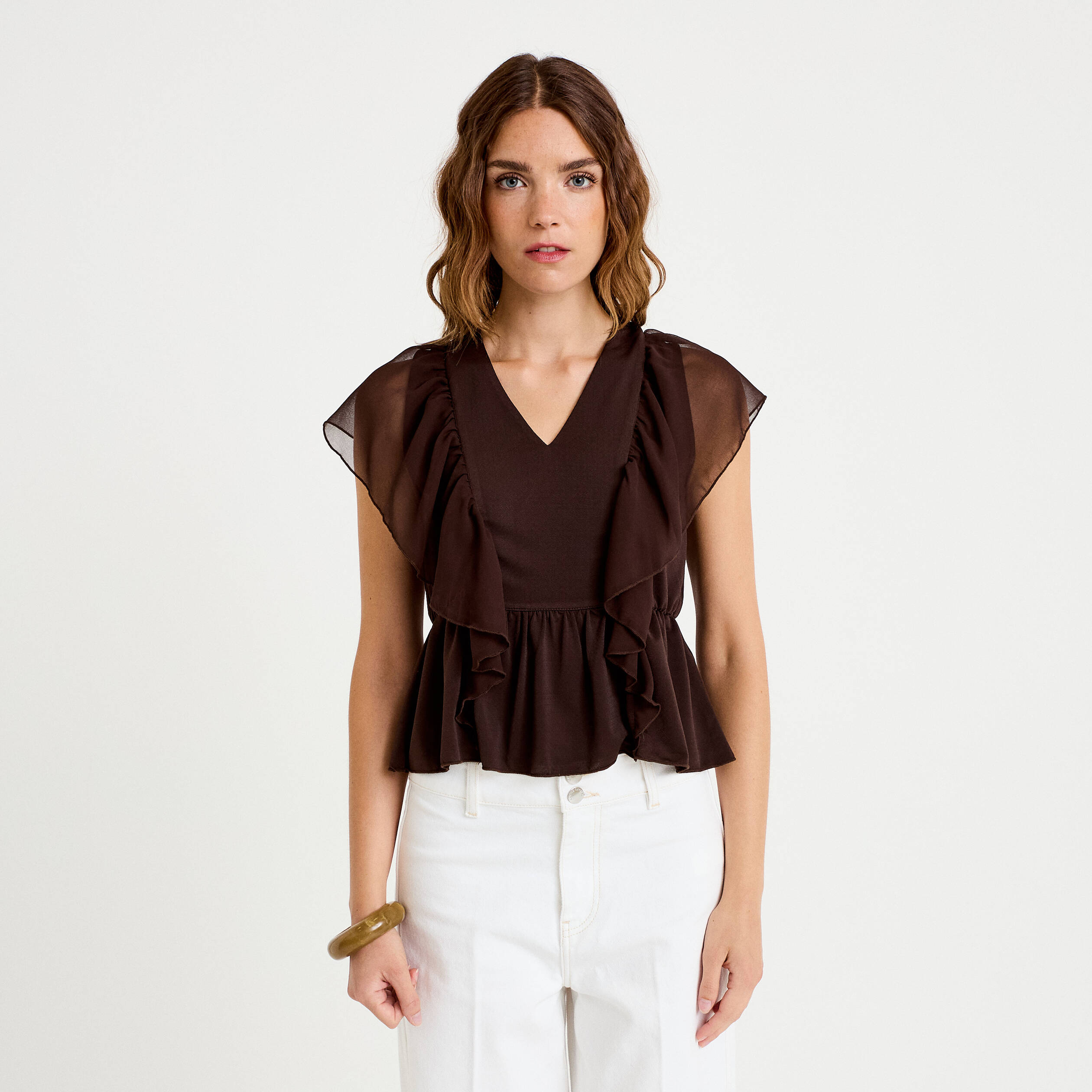 Blouse d&eacute;collet&eacute; voile manches courtes marron fonc&eacute; femme