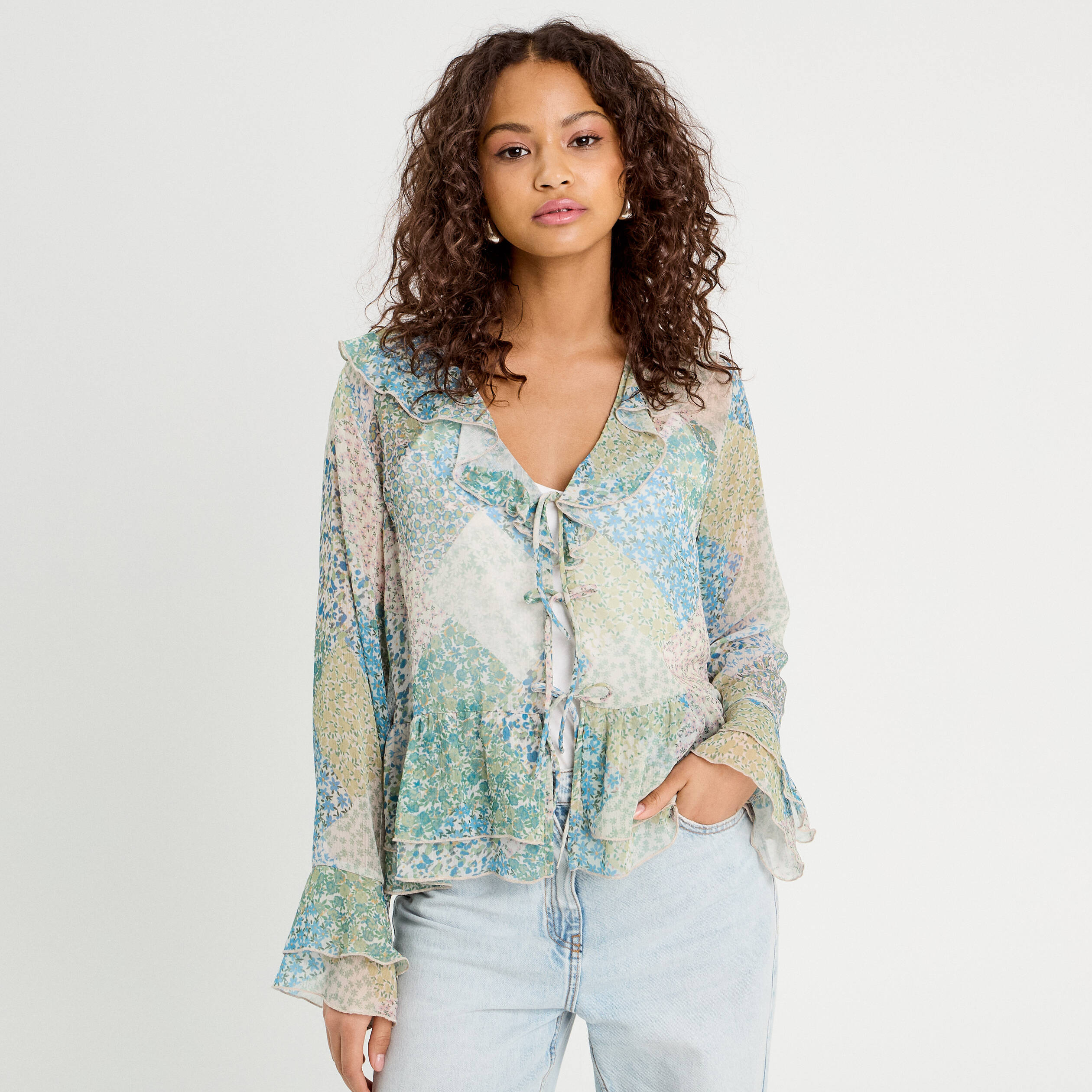 Blouse nou&eacute;e manches longues bleu pastel femme