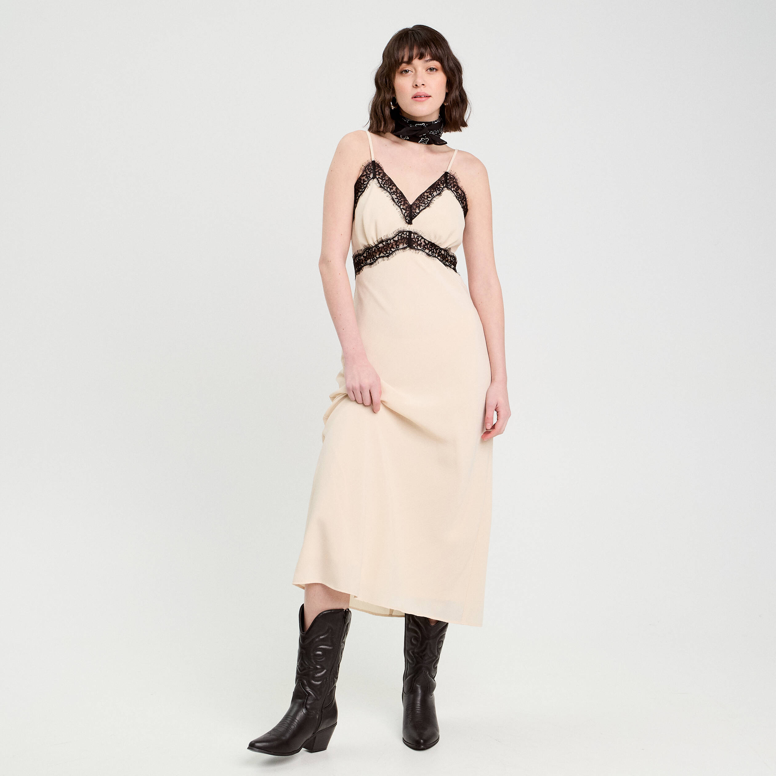 robe longue ajustee dentelle sable femme Robe longue ajustée dentelle sable femme