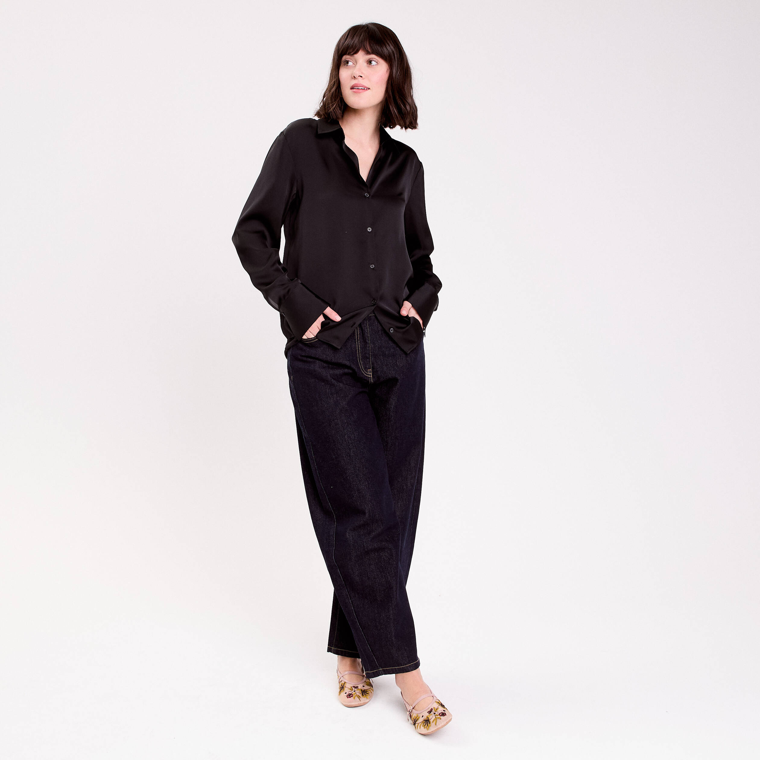 Chemise satin&eacute;e noir femme