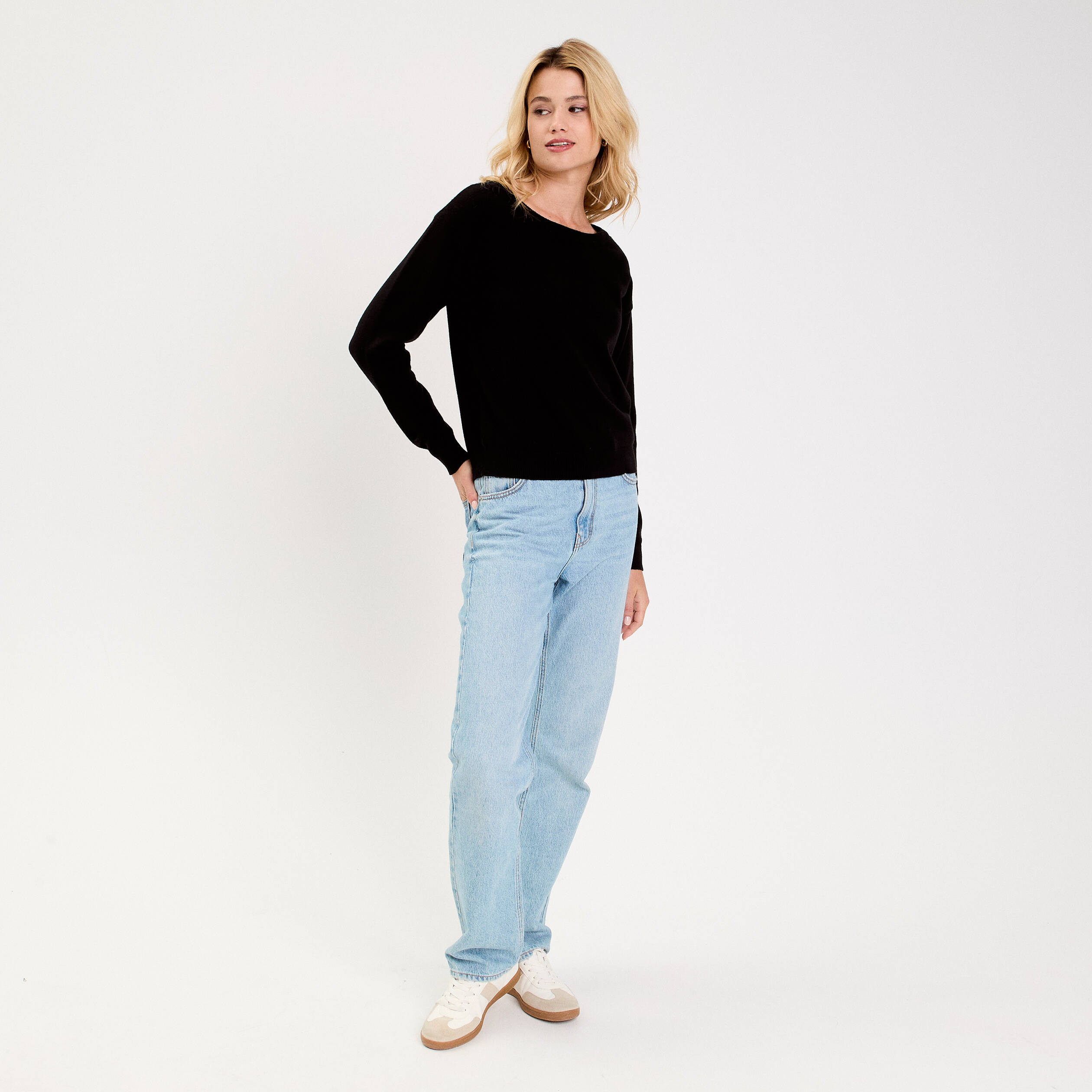 Pull fin col rond manches longues noir femme