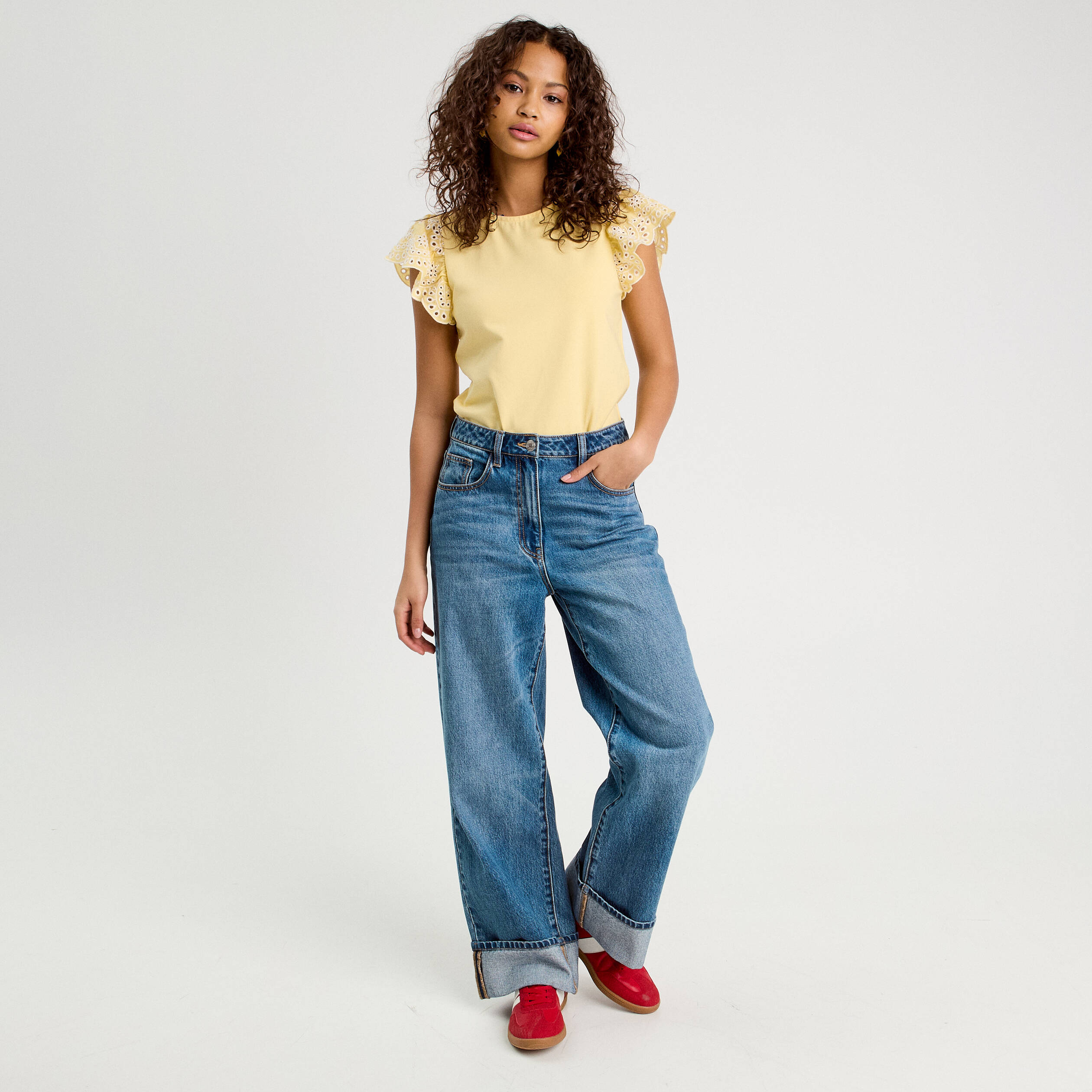 T-shirt manches brodées jaune clair femme