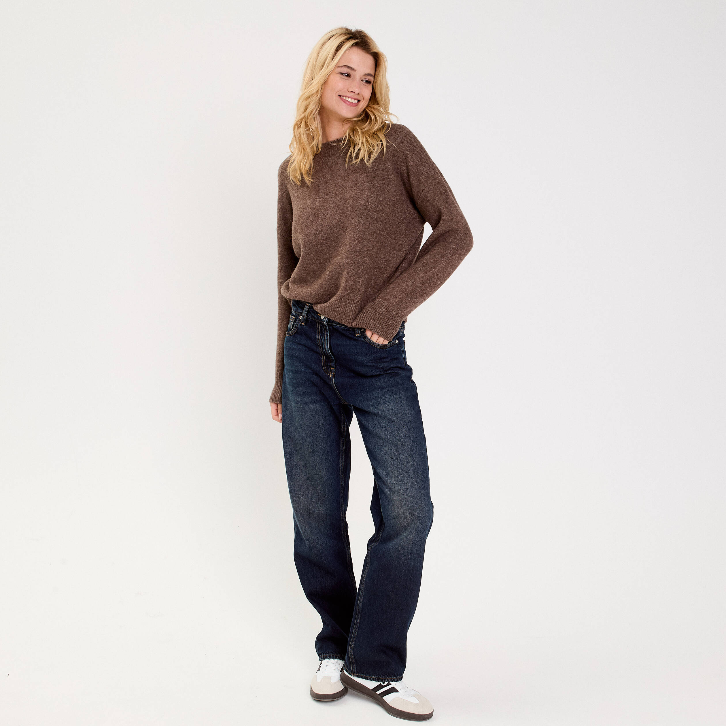 Pull col rond marron fonc&eacute; femme