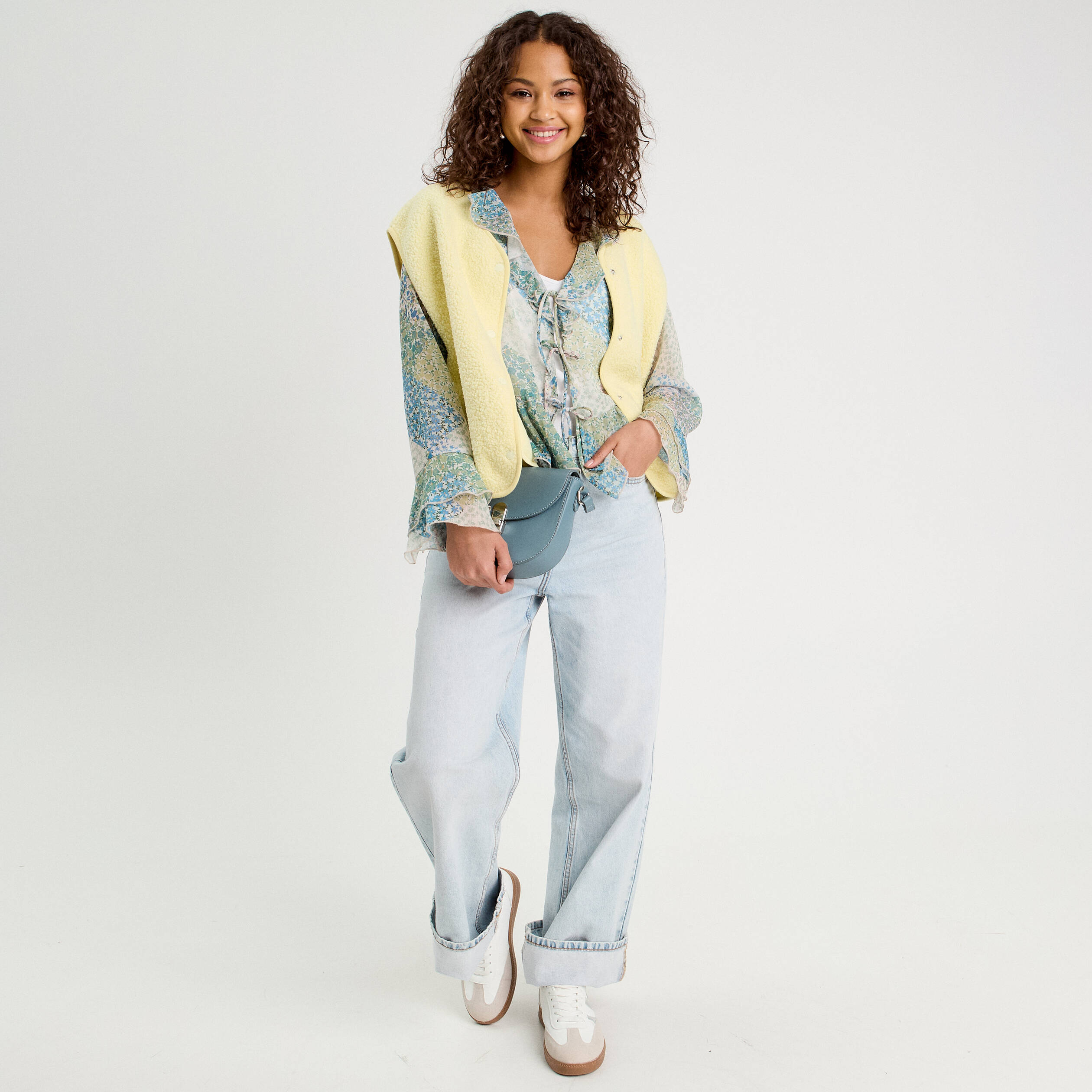 Blouse nou&eacute;e manches longues bleu pastel femme