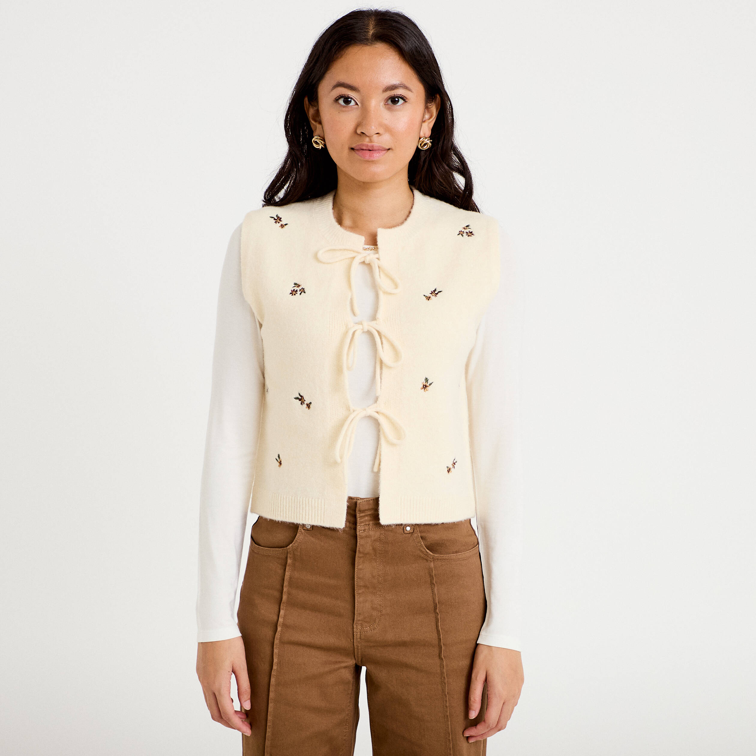 Gilet sans manches broderie sable femme