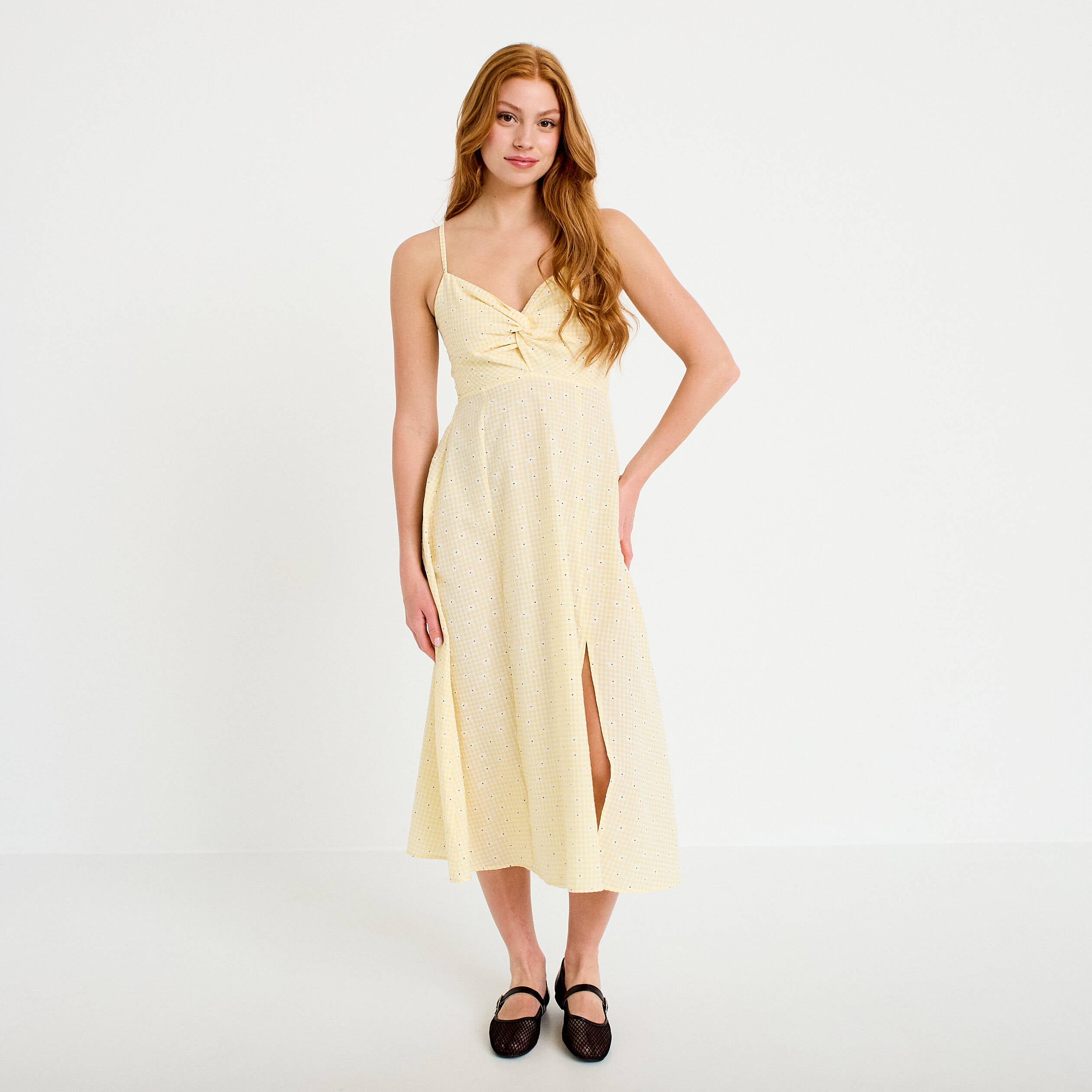 Robe &eacute;vas&eacute;e 3/4 &agrave; fines bretelles jaune clair femme