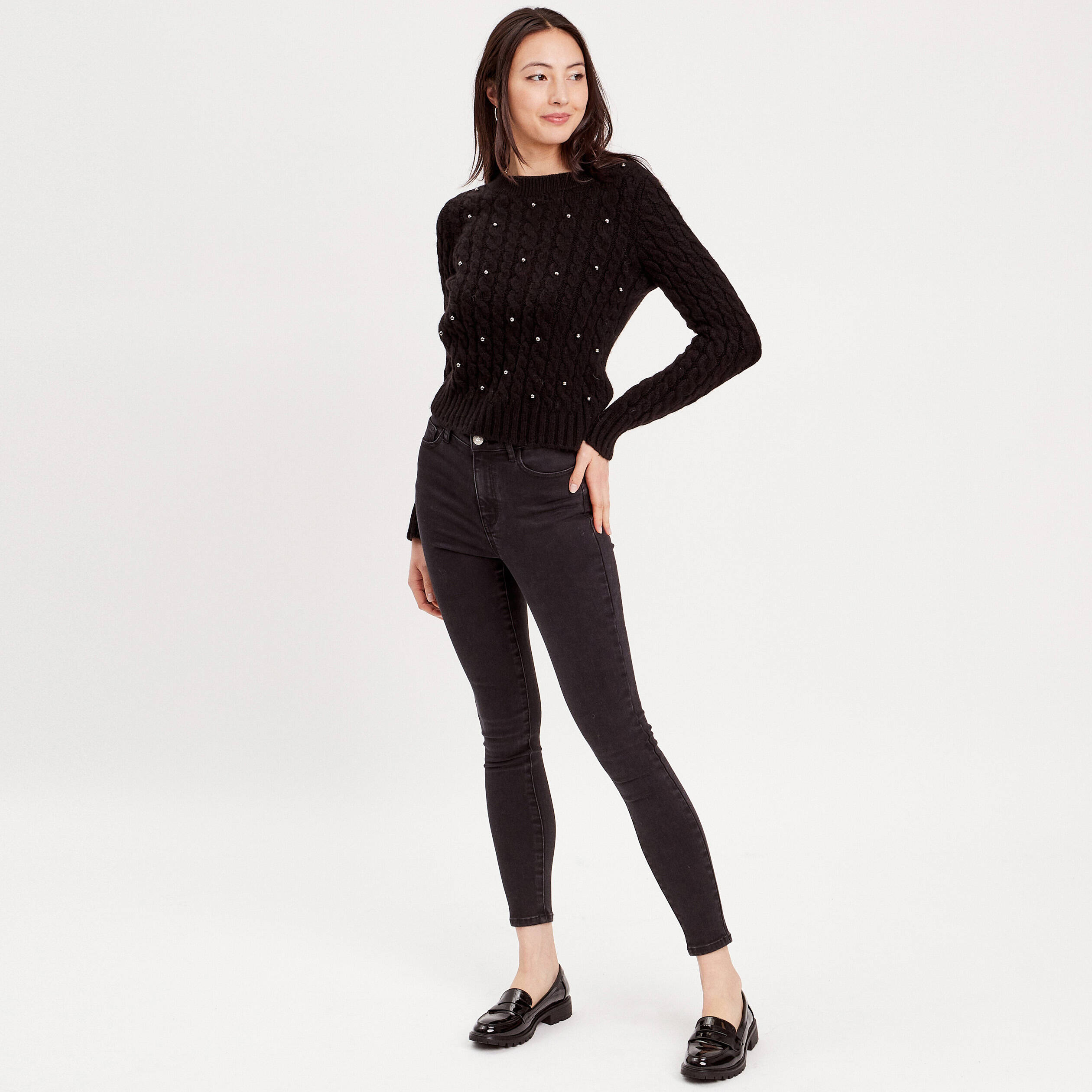 Pull avec torsades et perles noir femme