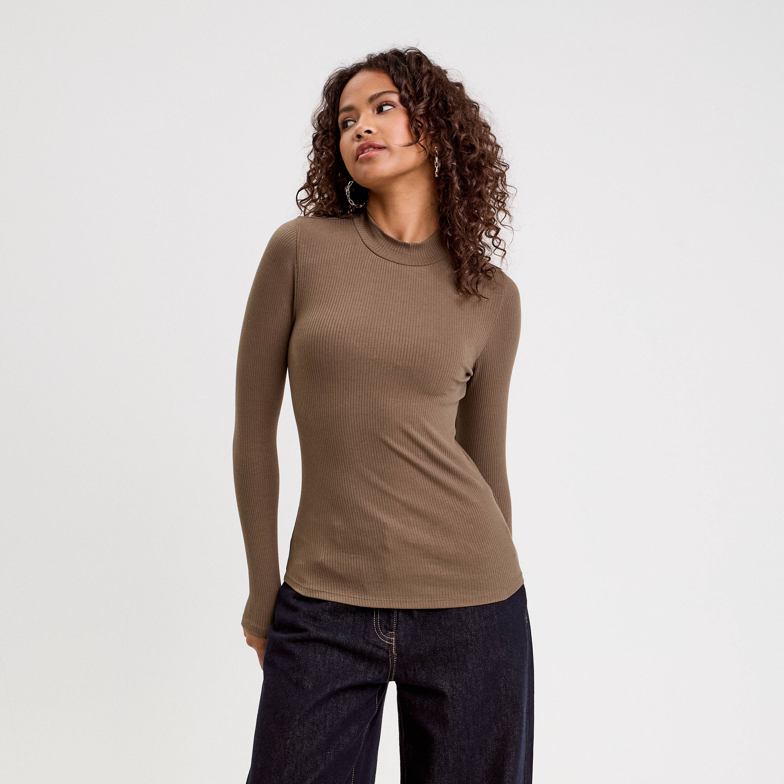 T-shirt manches longues c&ocirc;tel&eacute; vert kaki femme