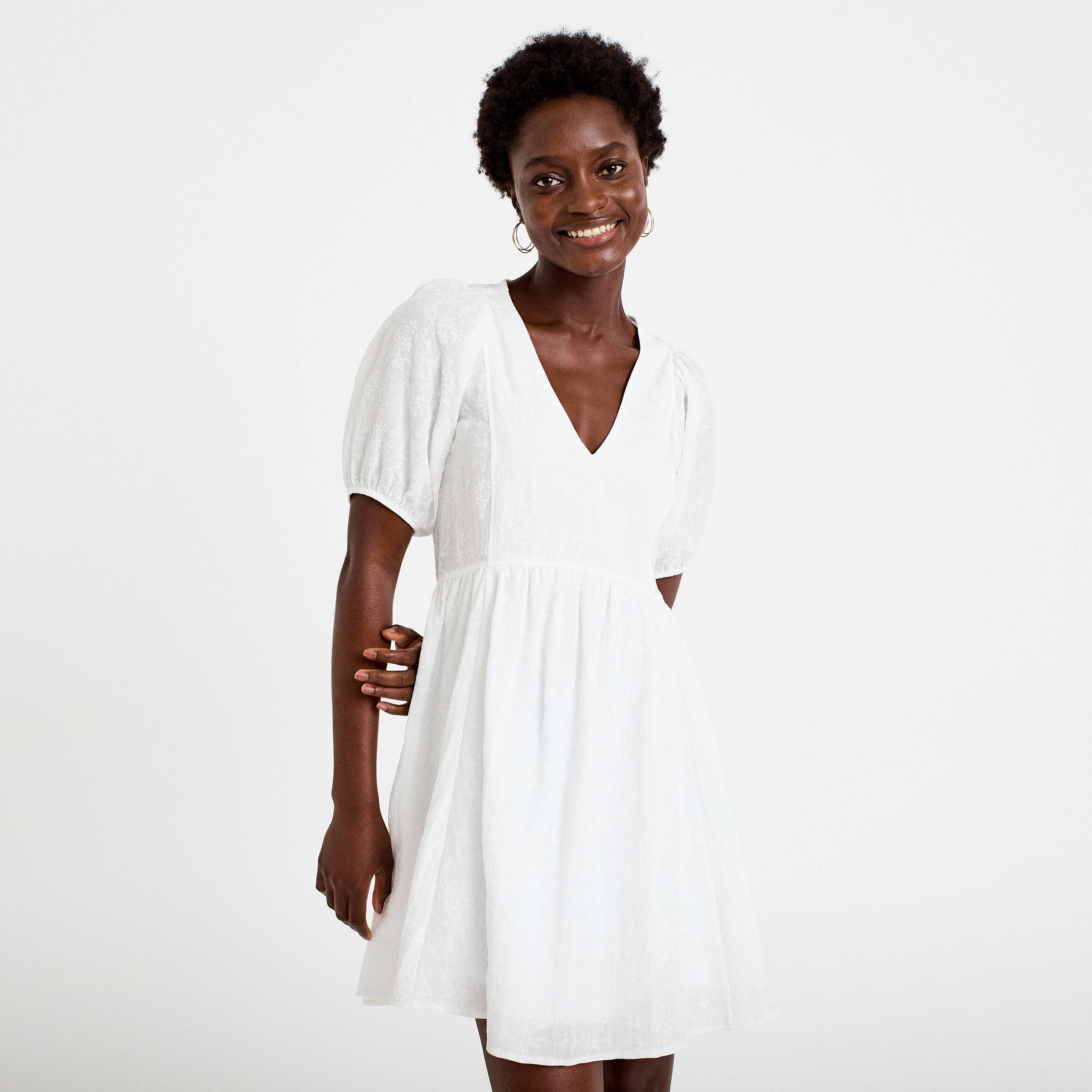 Robe droite courte col v manches courtes blanc femme