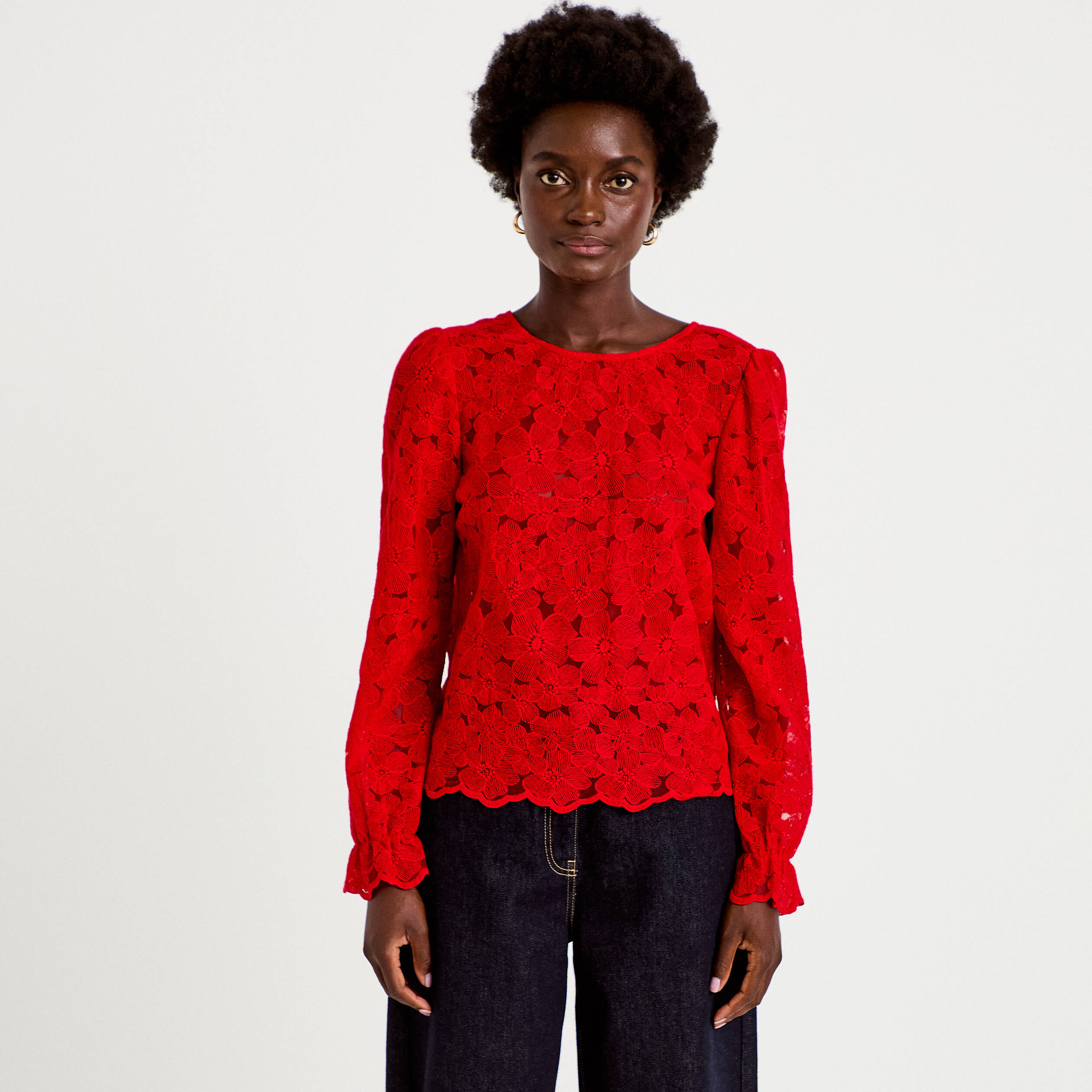 Blouse droite col v en dentelle rouge femme