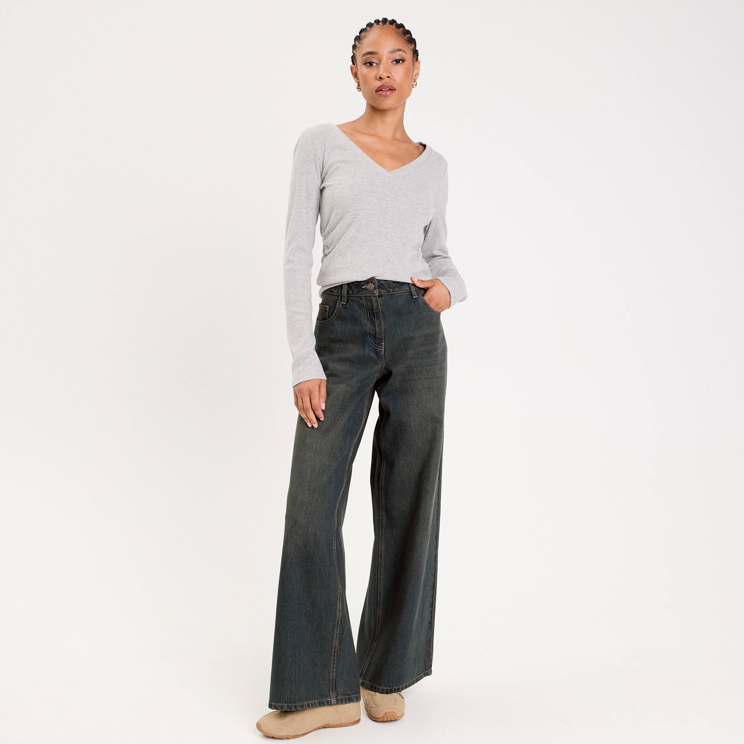 Top ajust&eacute; col v manches longues gris clair femme