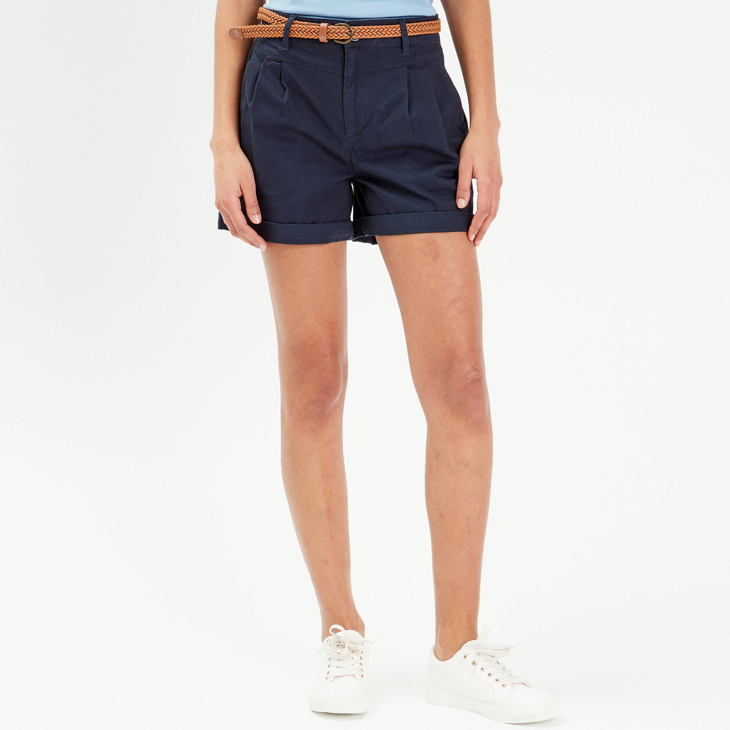Short chino ceintur&eacute; bleu marine femme