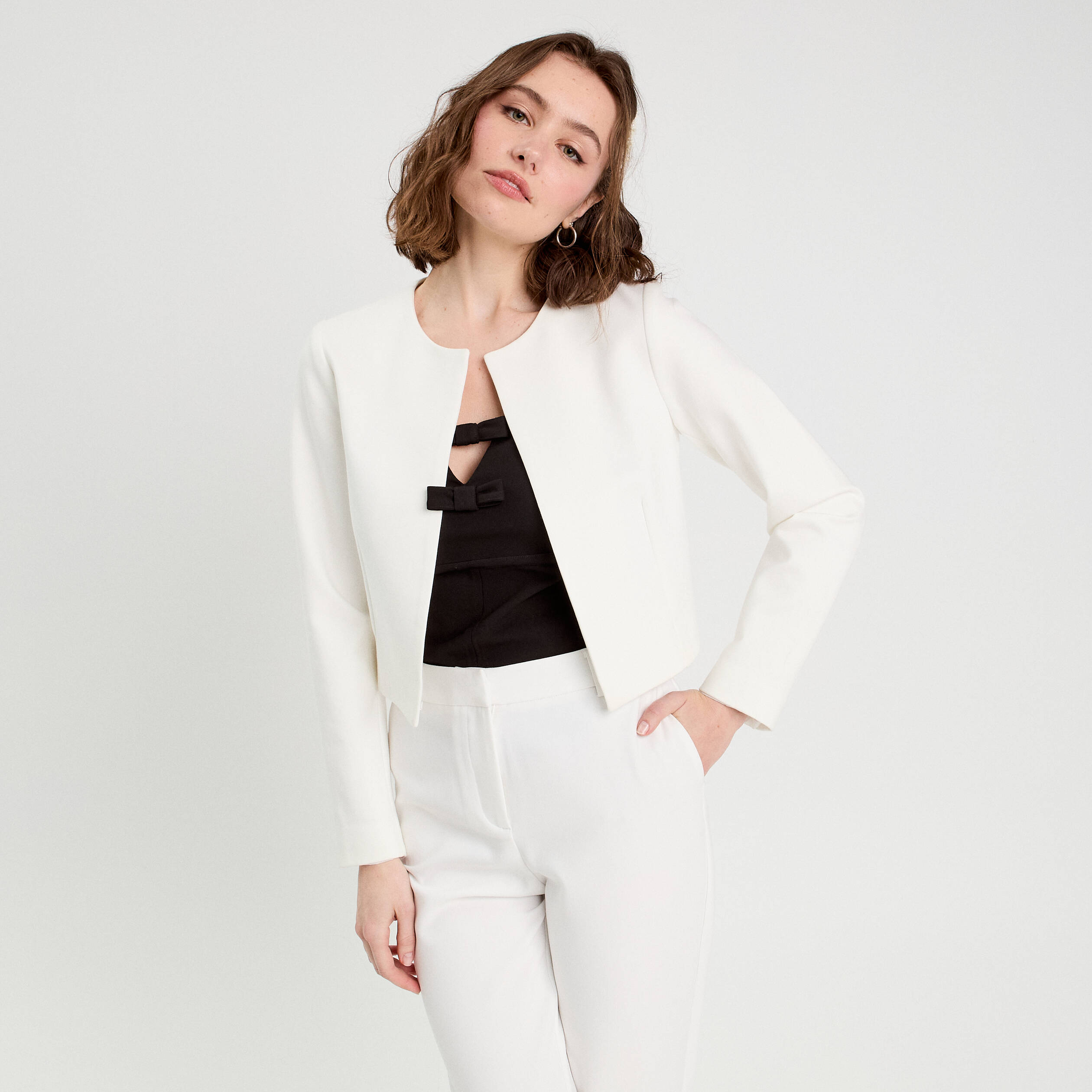 Veste femme élégante taille cintrée main image 1