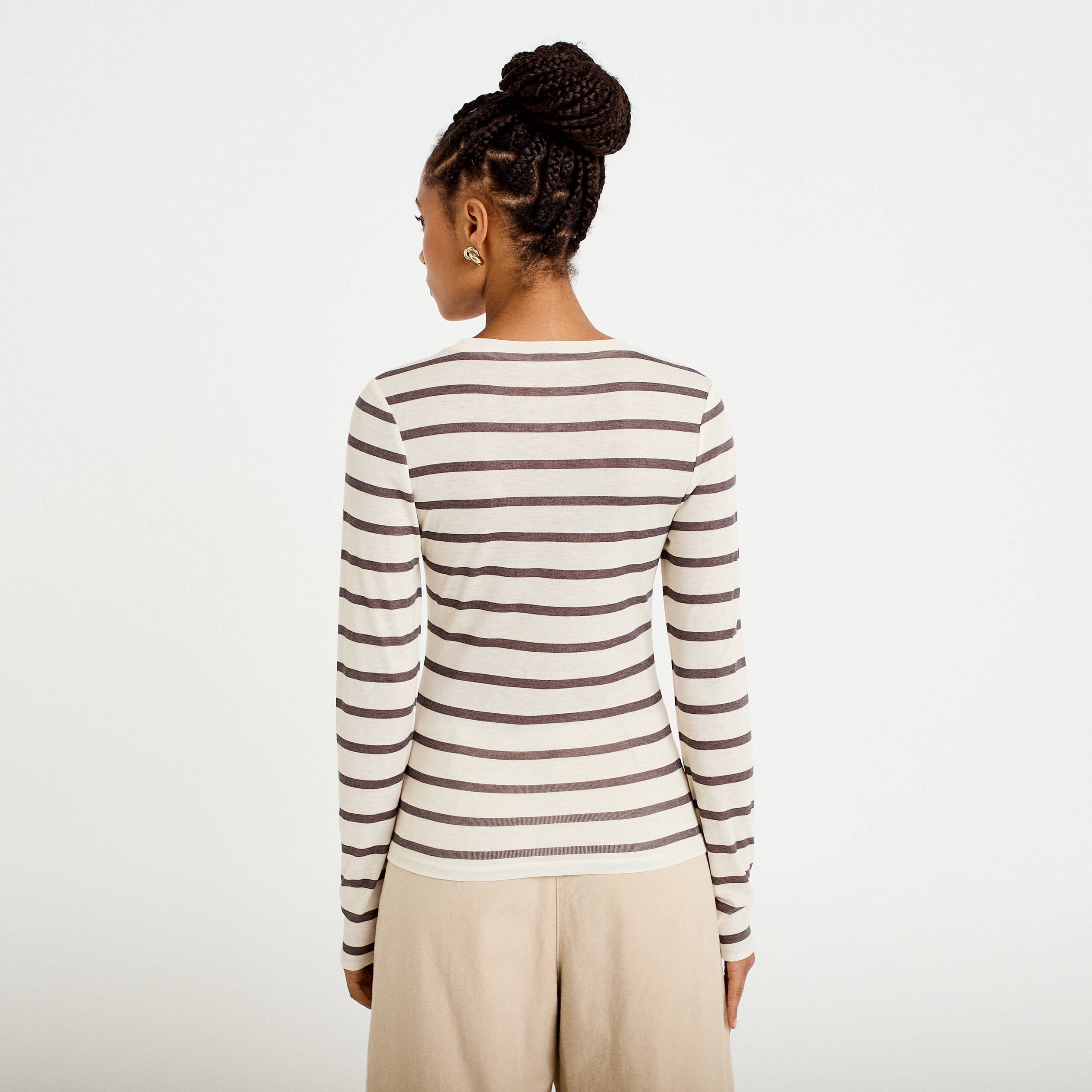 T-shirt ajust&eacute; col rond manches longues ivoire femme
