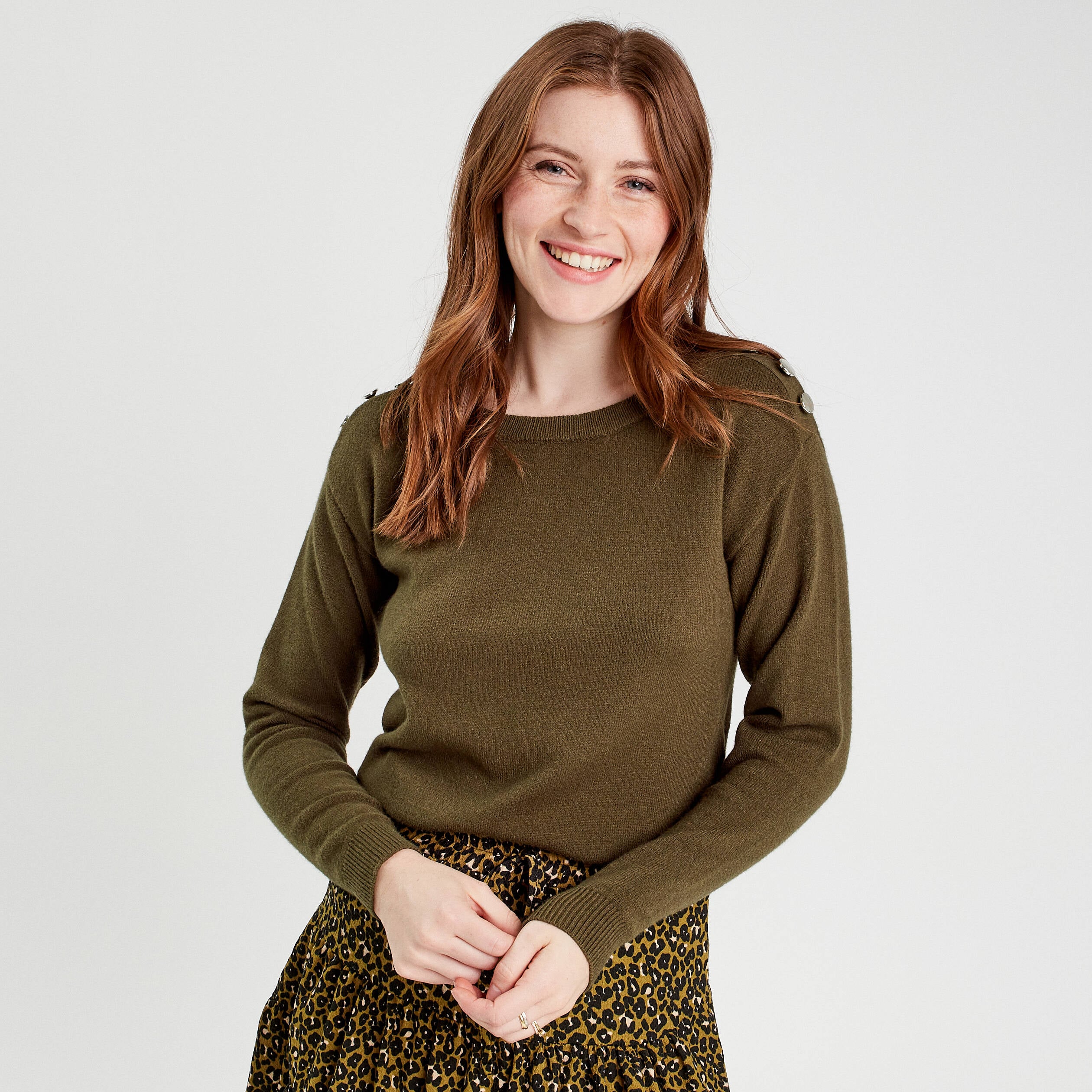 Pull avec boutons &eacute;paules vert kaki femme