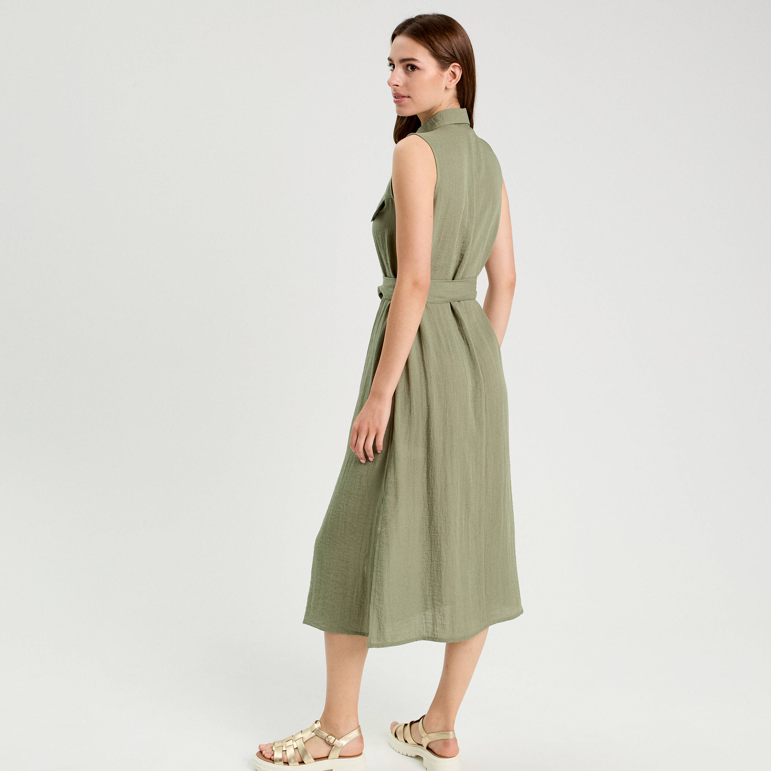 robe longue evasee boutonnee vert kaki femme Robe longue évasée boutonnée vert kaki femme