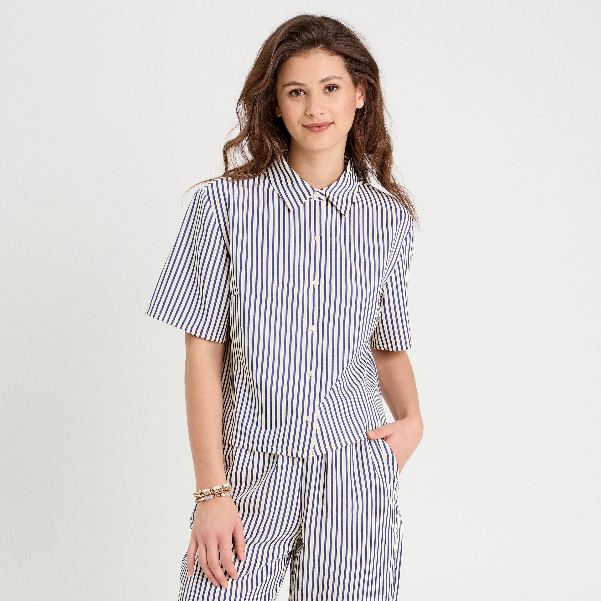 chemise manches courtes bleu marine femme Chemise manches courtes bleu marine femme