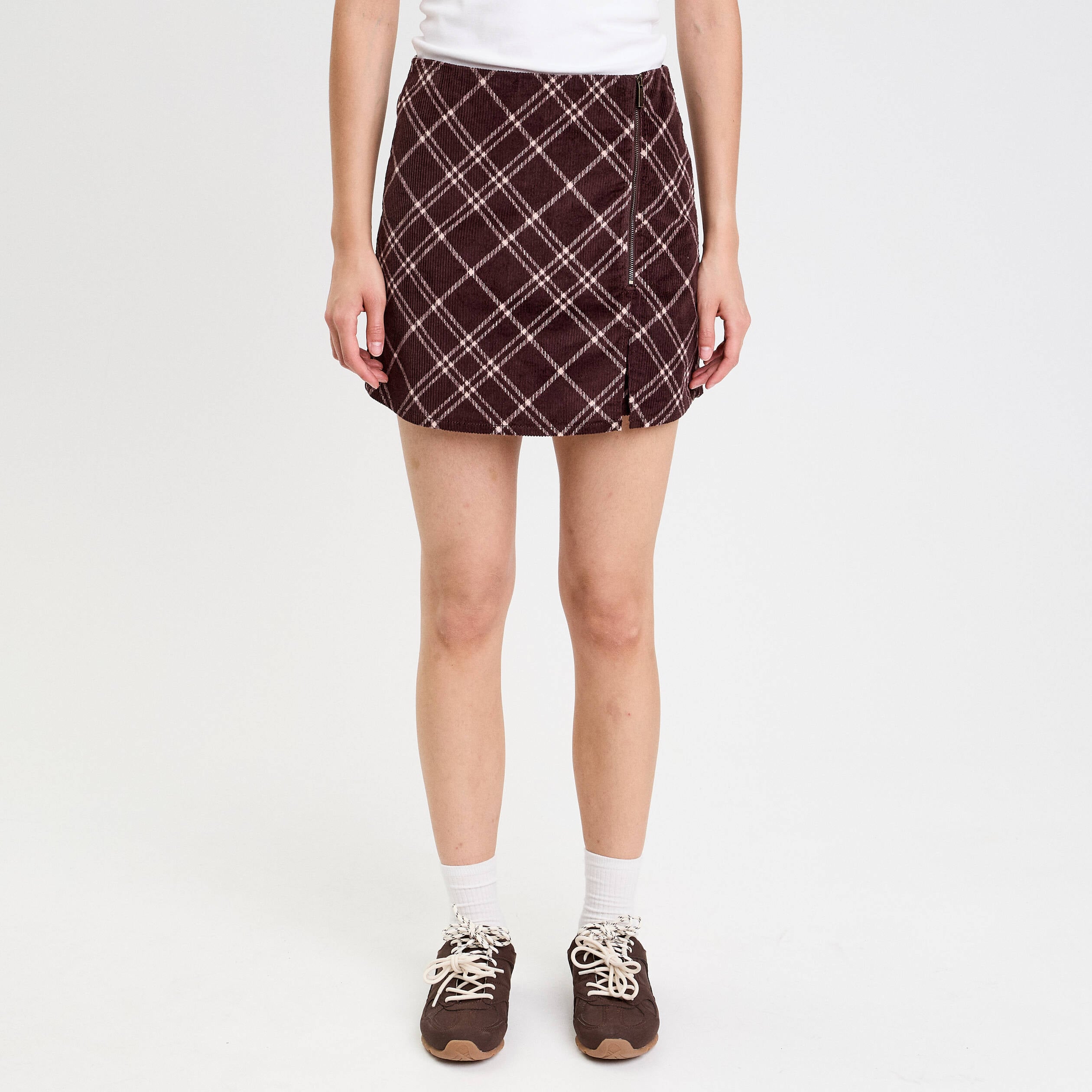 Jupe-short en velours marron chocolat femme