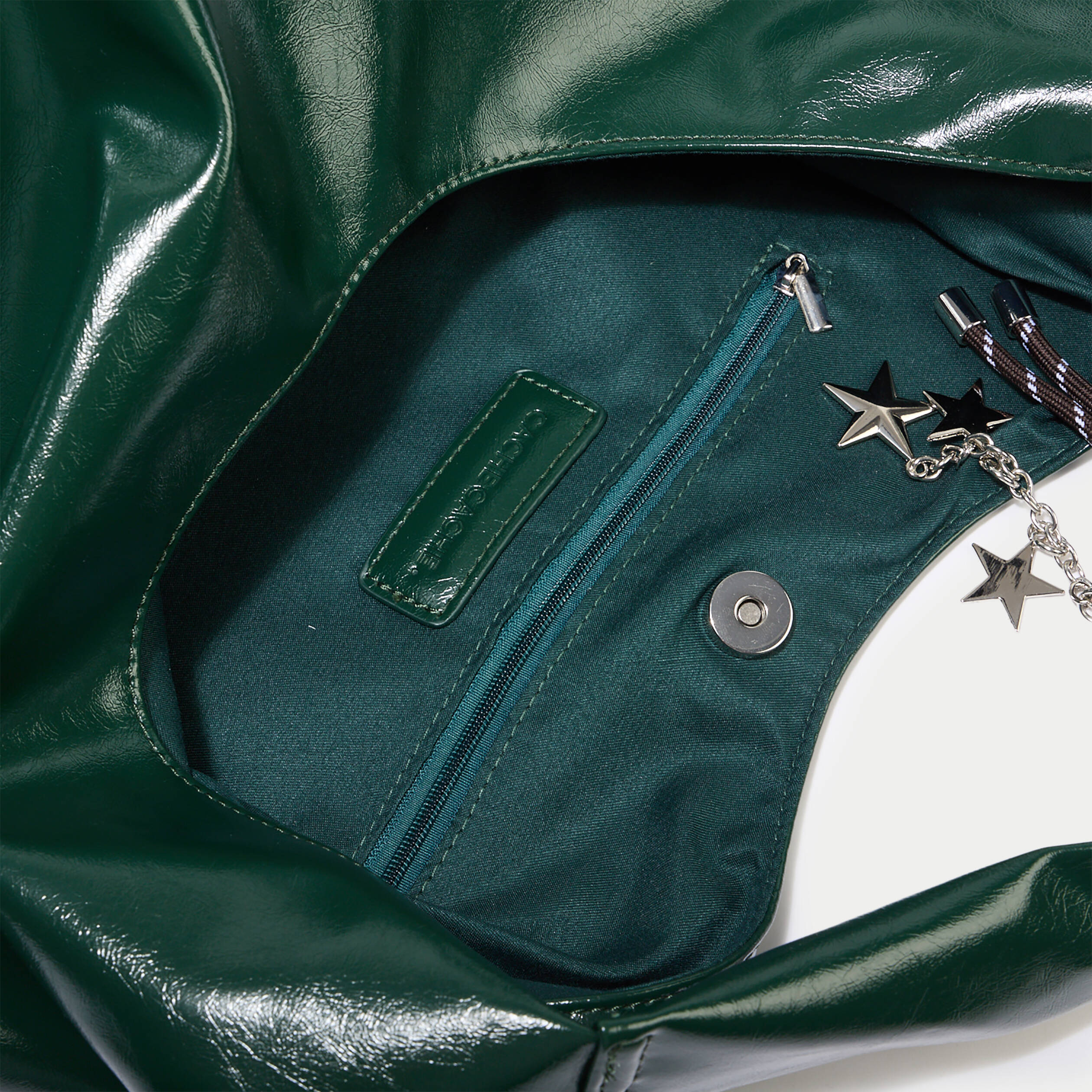 Sac avec pendentif charms vert fonc&eacute; femme