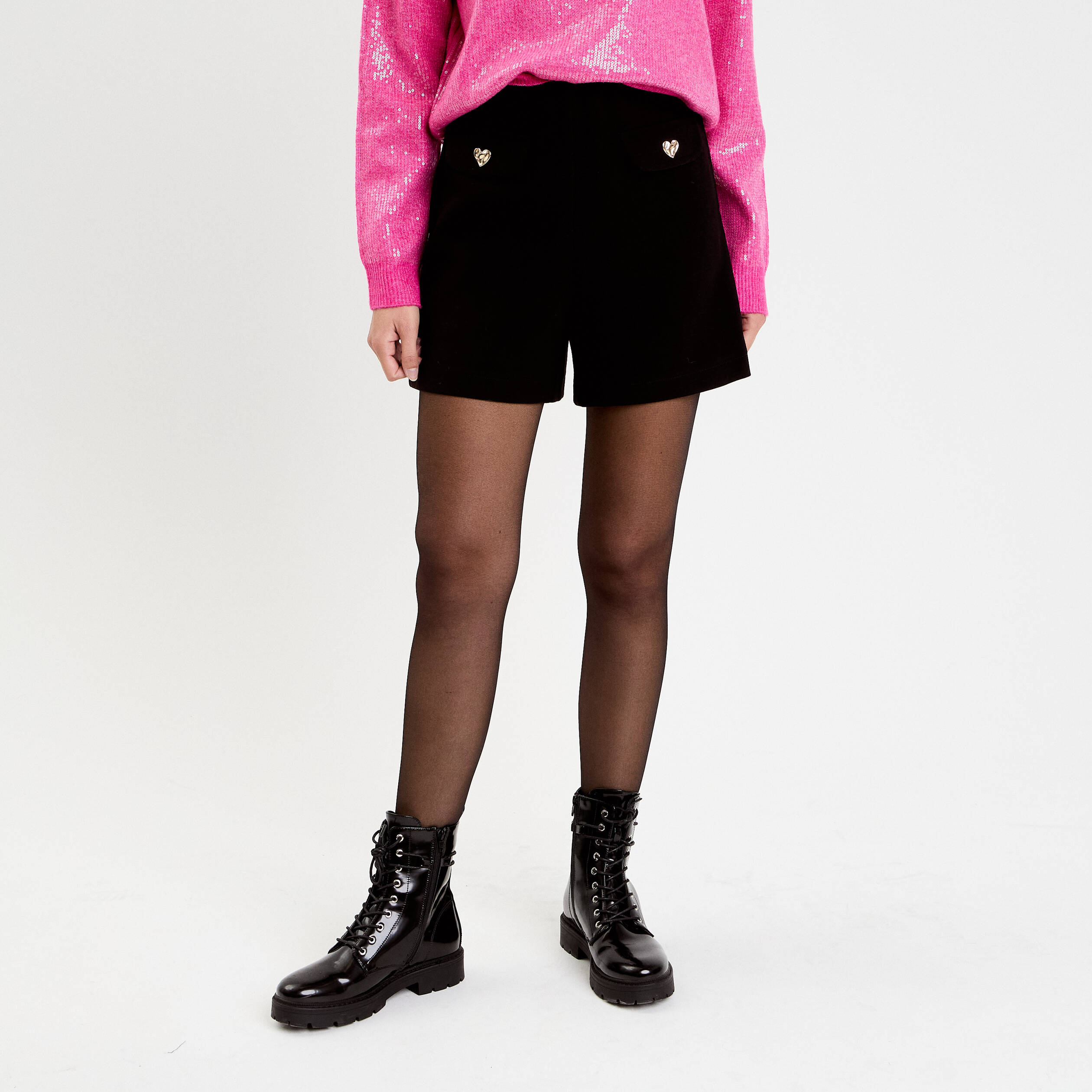 Short stretch d&eacute;tails coeur noir femme