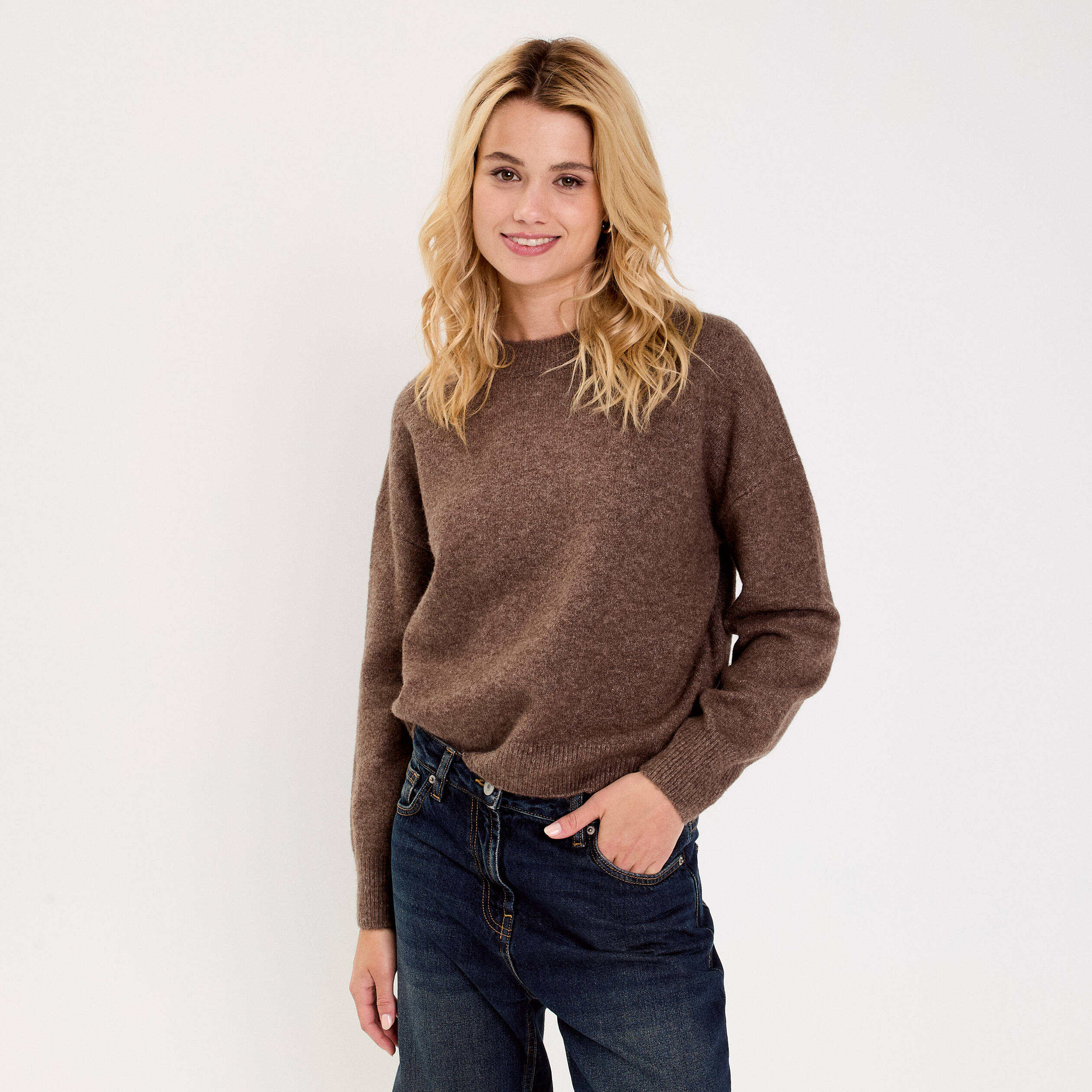 Pull col rond marron fonc&eacute; femme