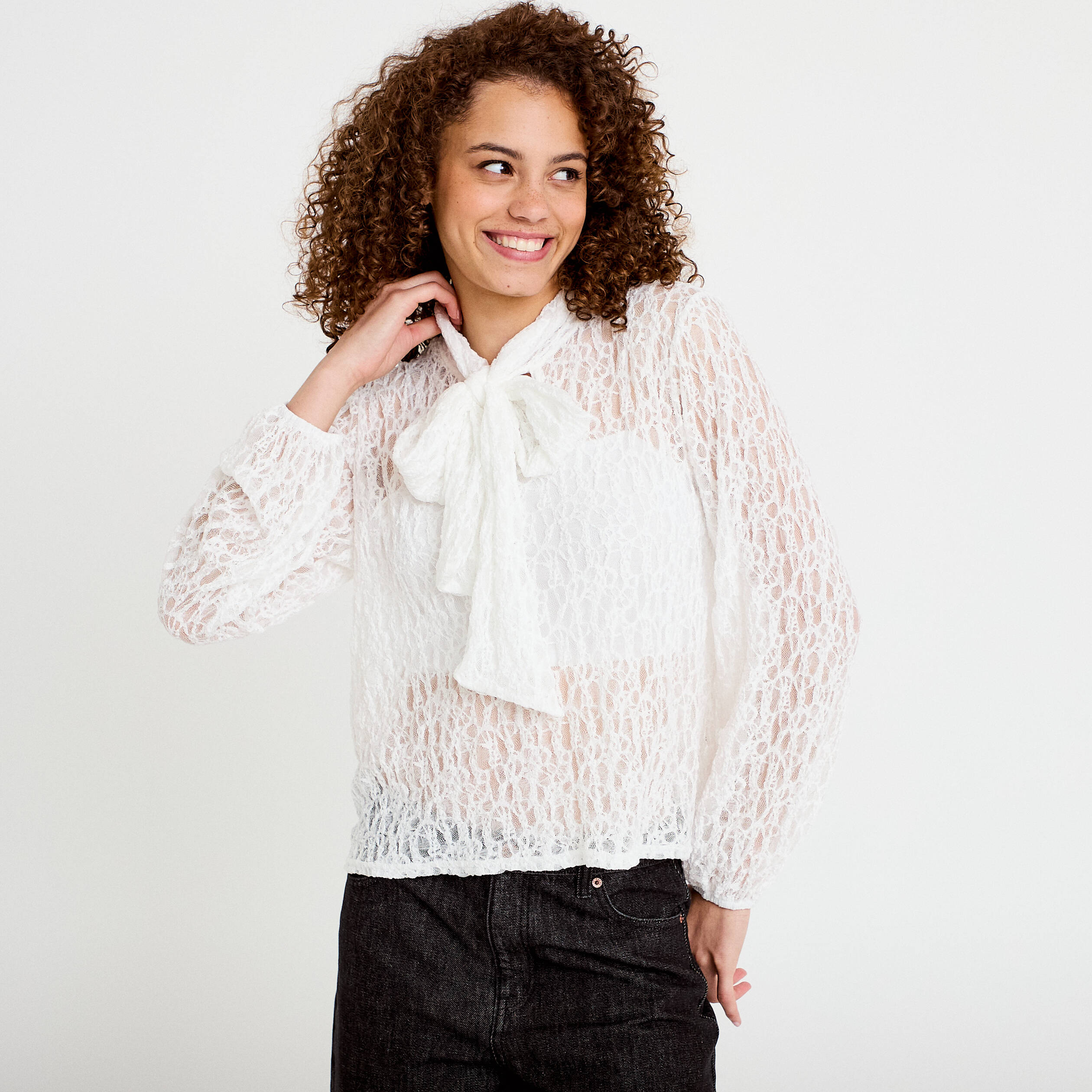 Blouse droite col montant dentelle ecru femme