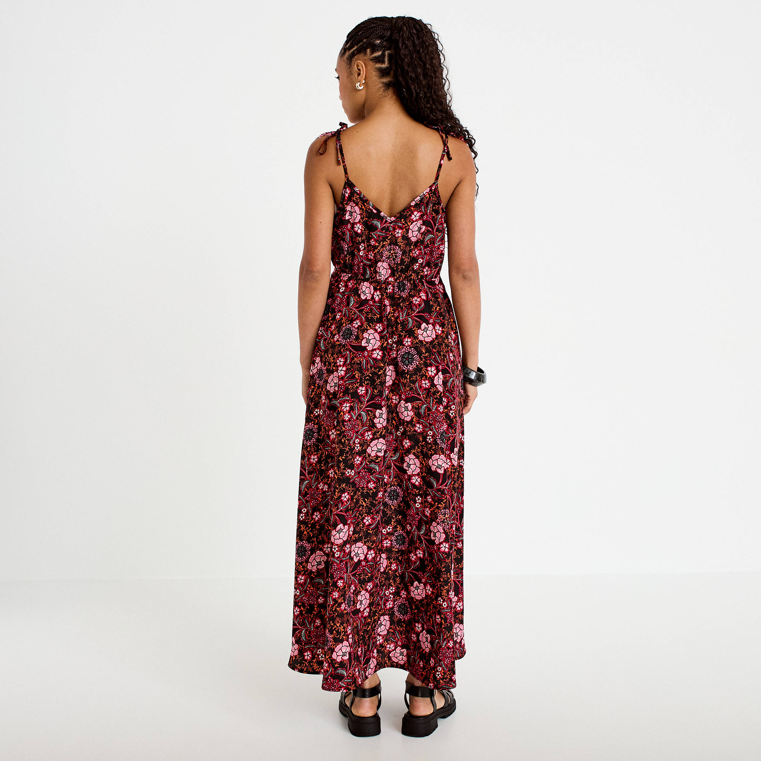 Robe longue &eacute;vas&eacute;e effet satin&eacute;e noir femme