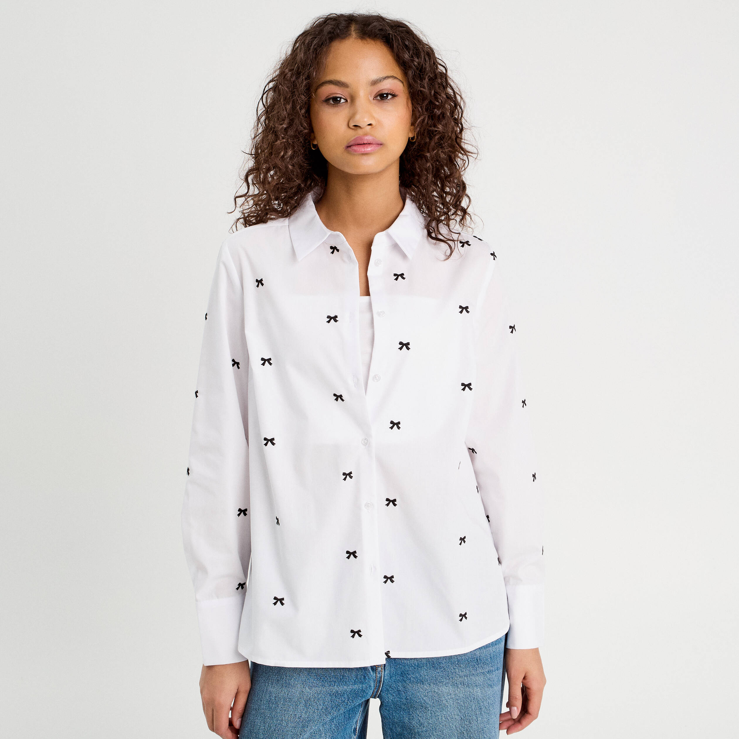 Chemise brodée noir femme