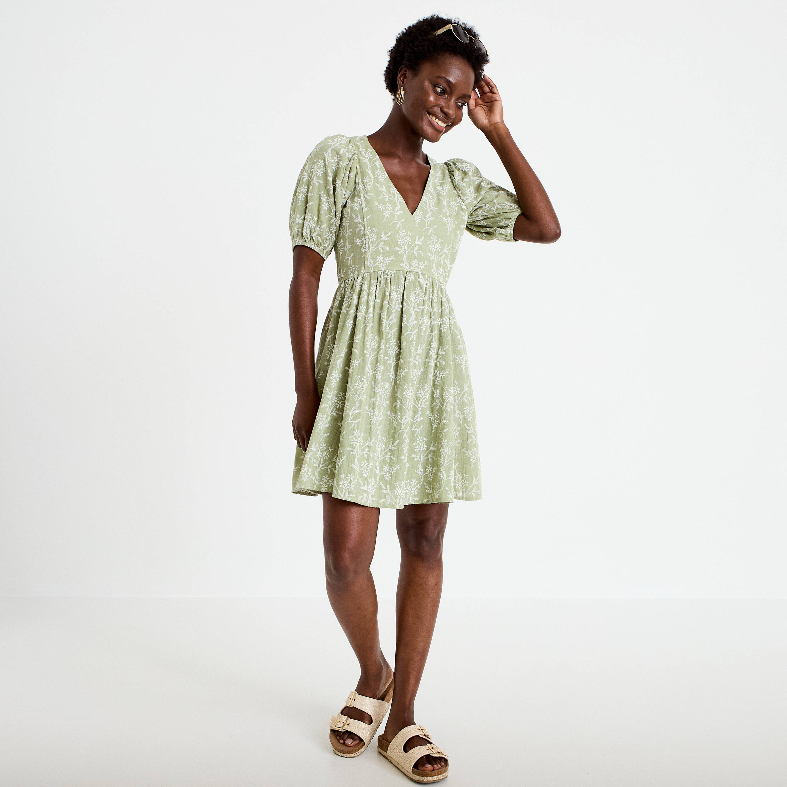 Robe droite courte col v manches courtes vert femme