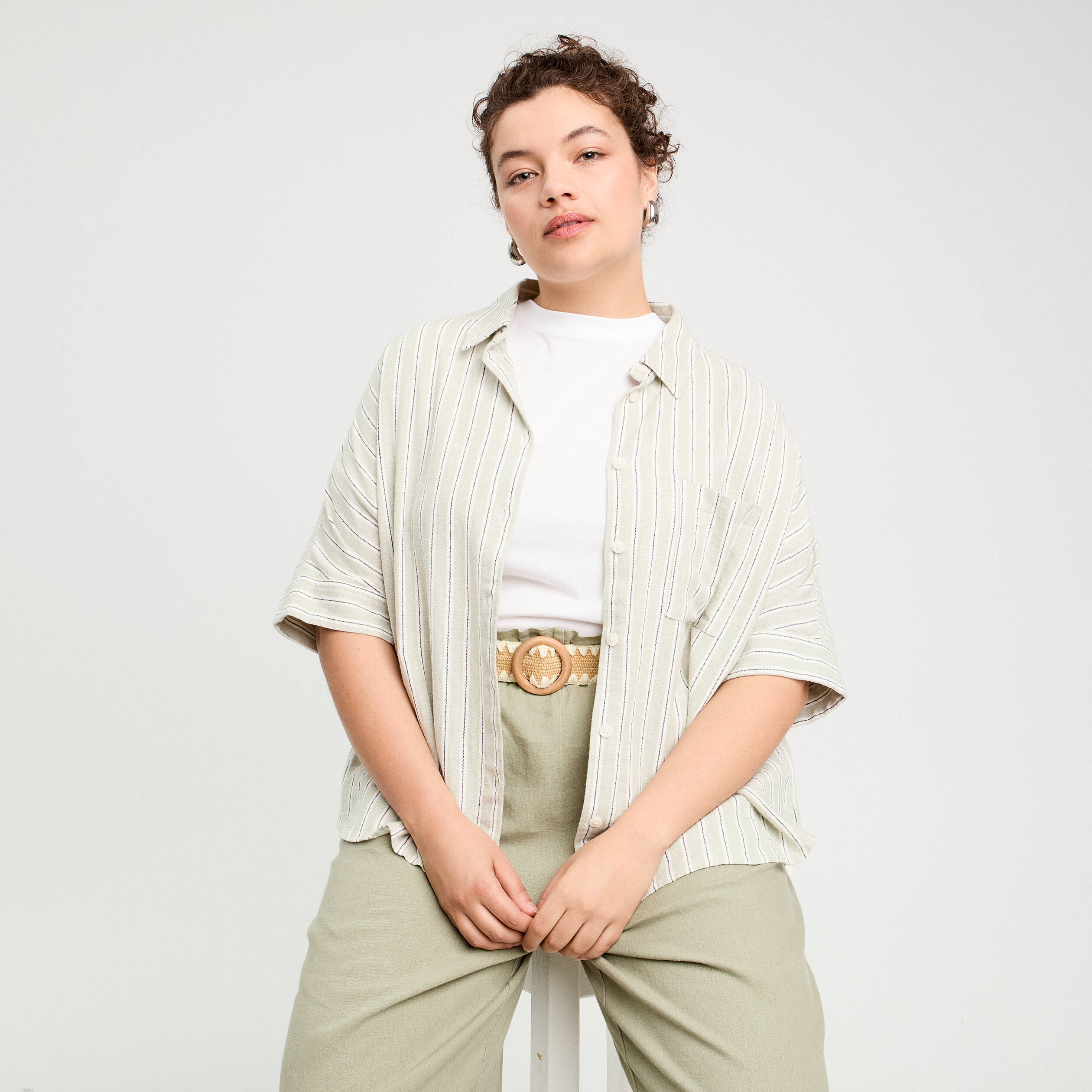 Chemise manches courtes contenant du lin vert femme