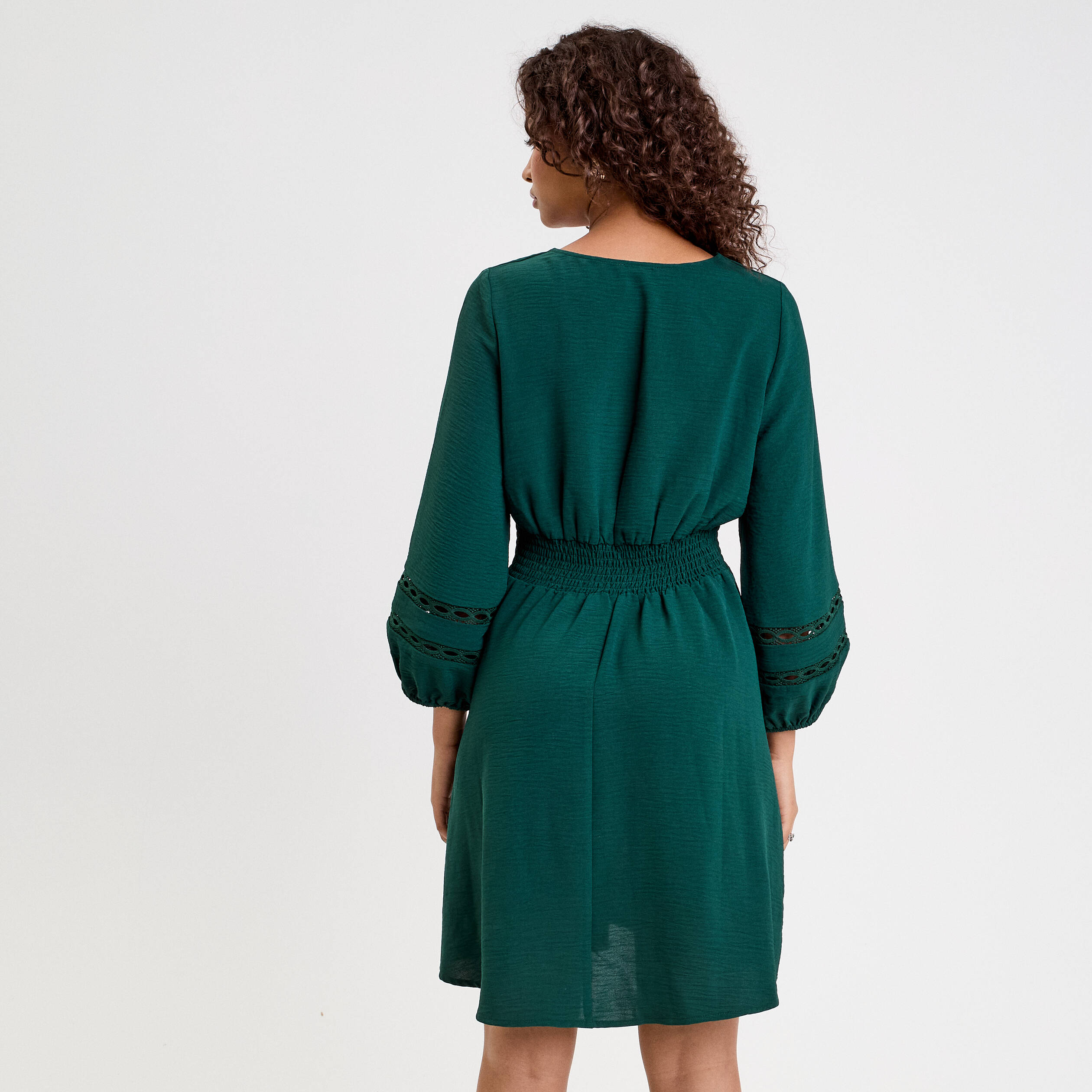 Robe courte &eacute;vas&eacute;e col v manches 3/4 vert fonc&eacute; femme