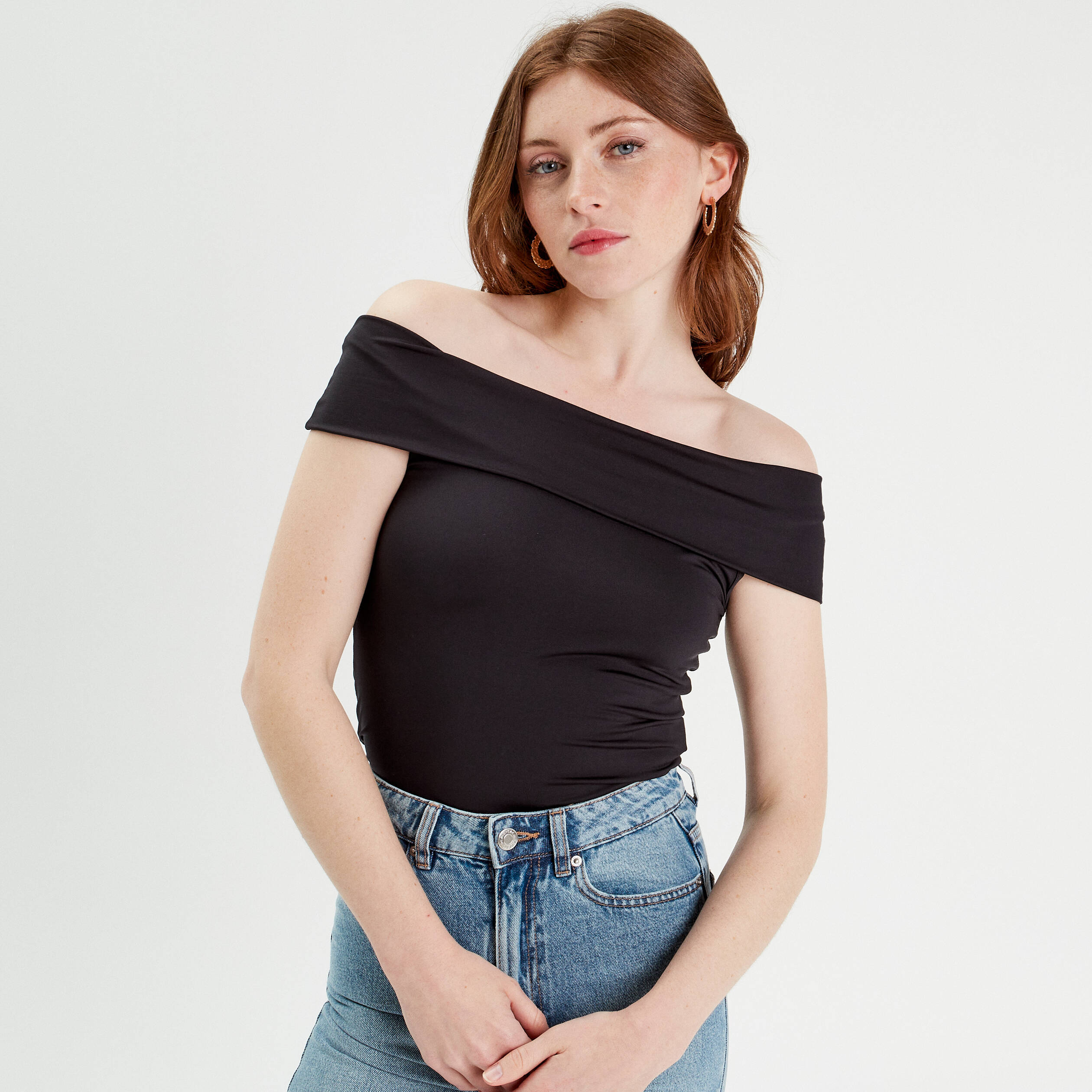 t shirt col bardot noir femme T-shirt col bardot noir femme