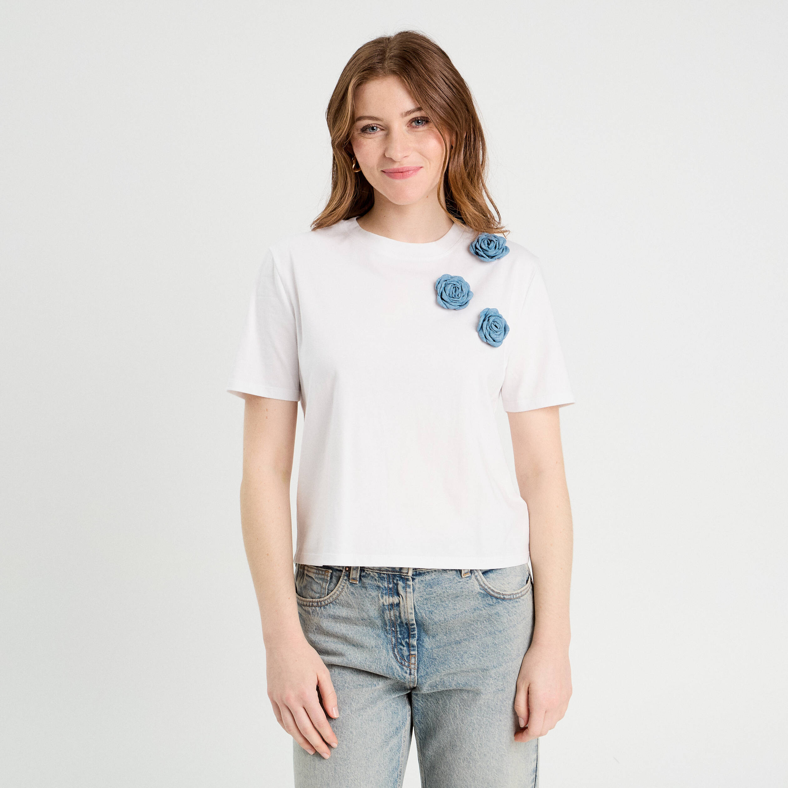 T-shirt détails fleurs blanc femme