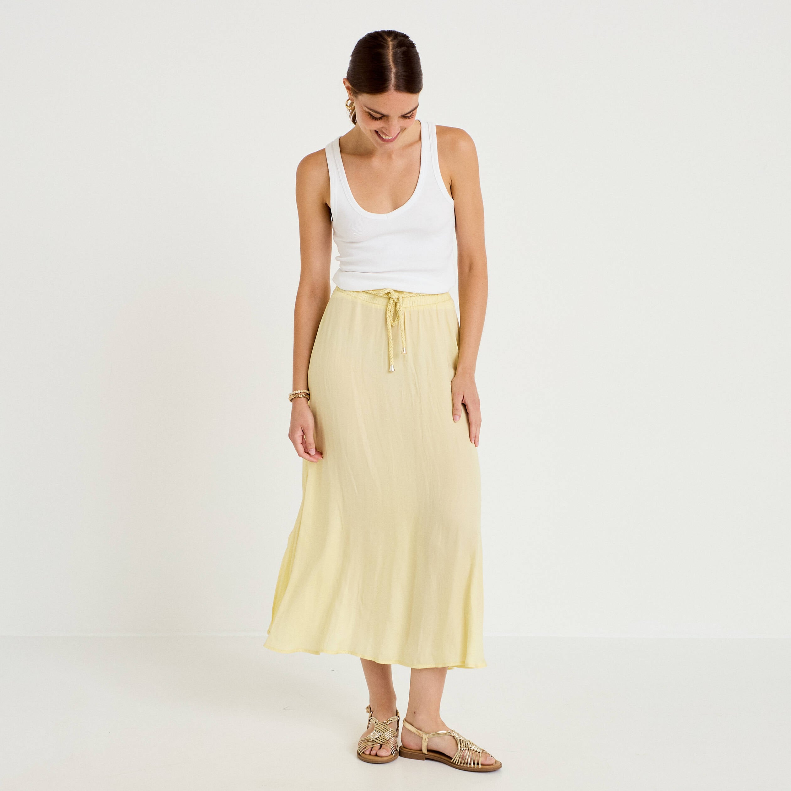 Jupe longue &eacute;vas&eacute;e satin jaune clair femme