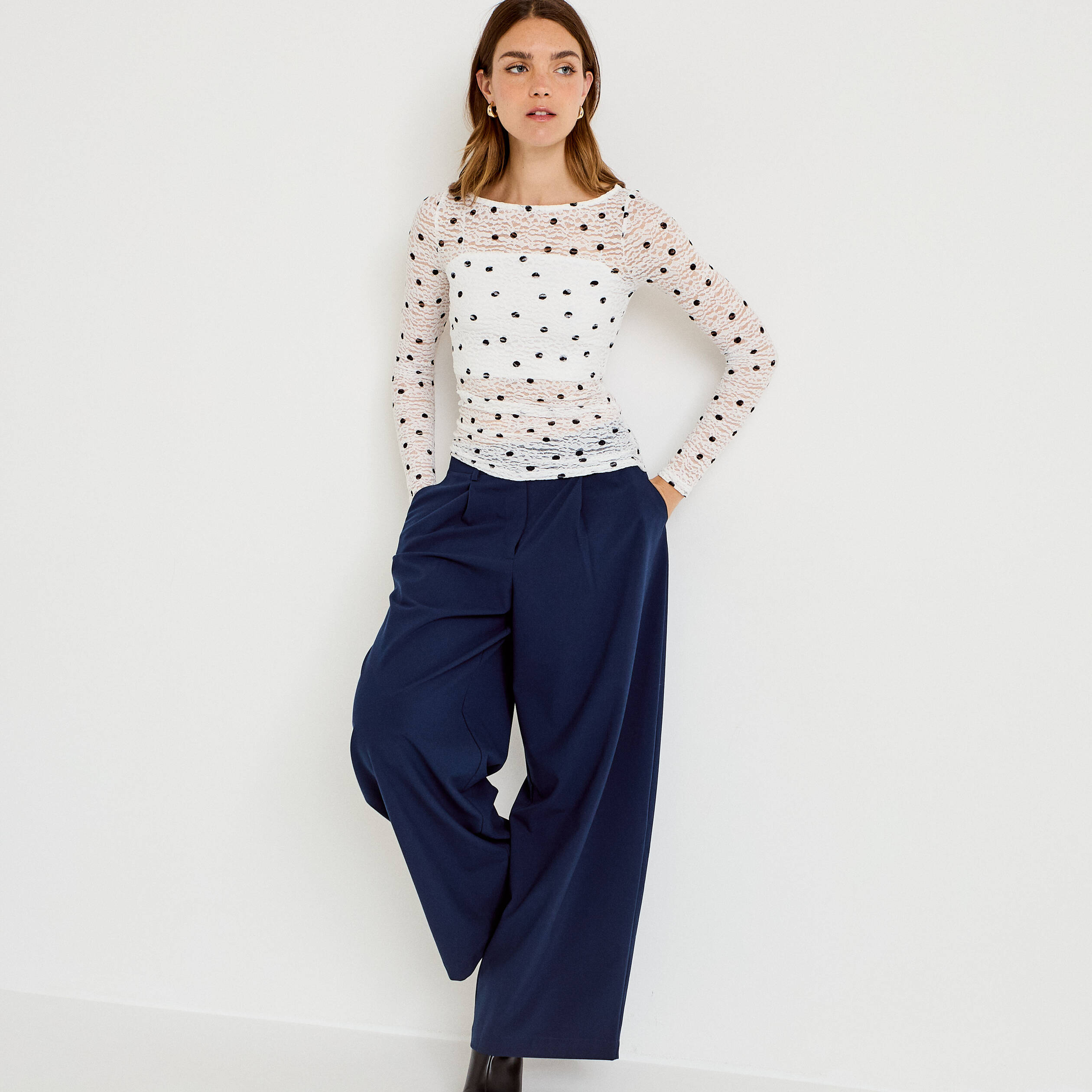 Top dentelle pliss&eacute; col bateau blanc femme